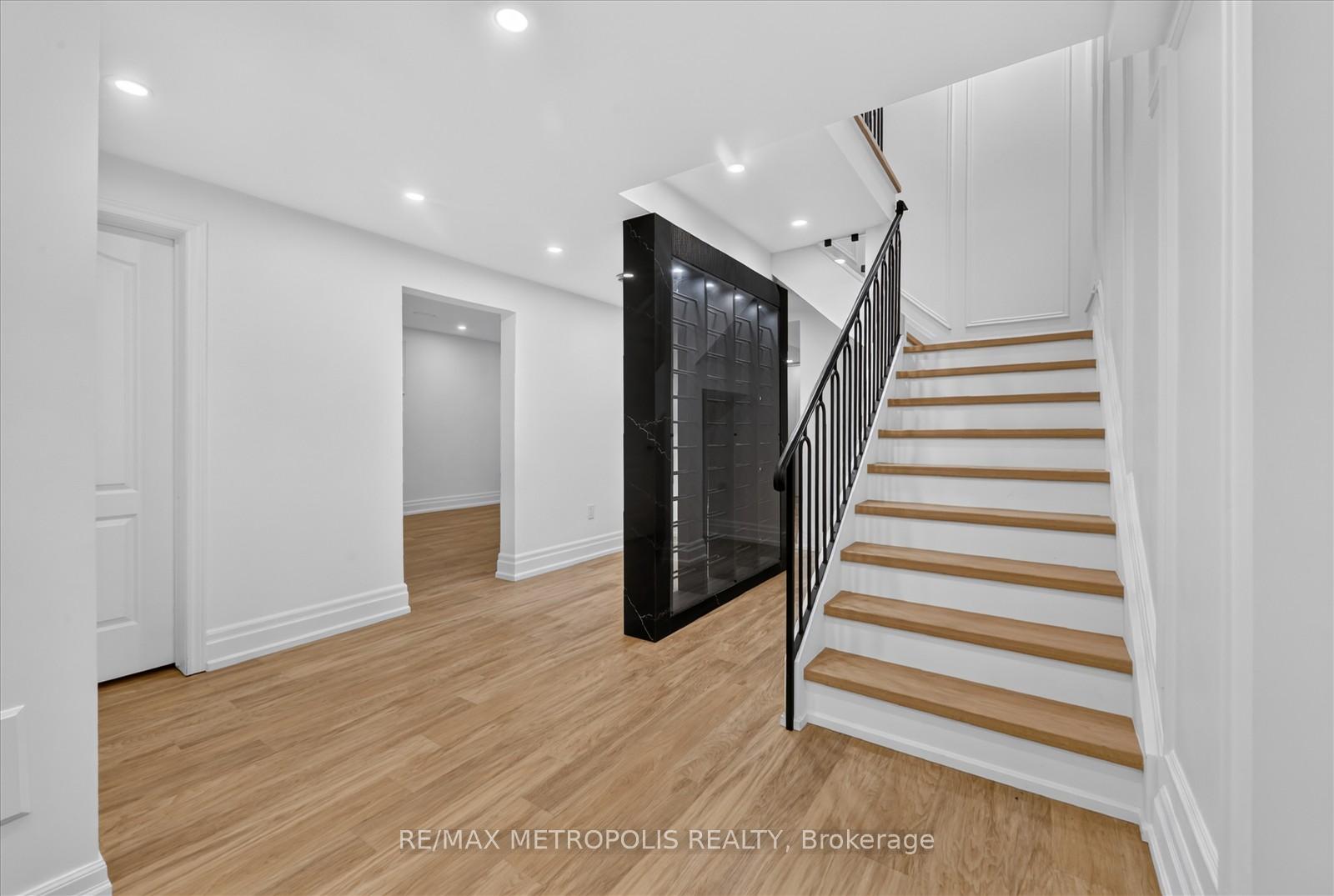 Photo 30 of 42 Peter Street, Markham, Old Markham Village — HOMEH