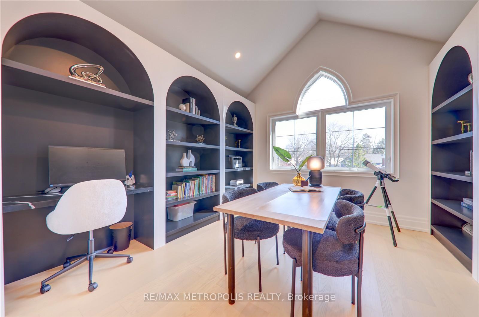 Photo 42 of 42 Peter Street, Markham, Old Markham Village — HOMEH