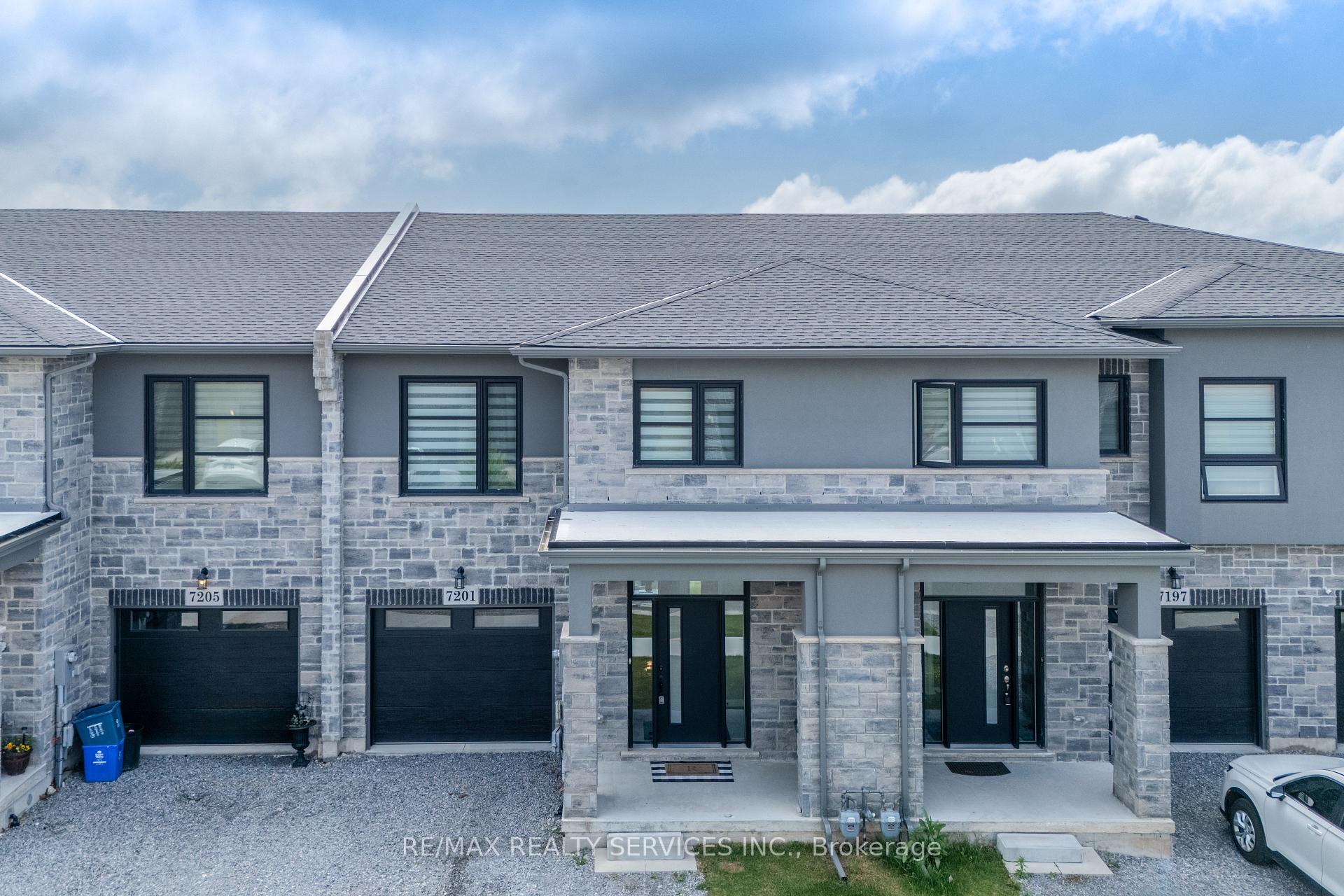 Photo 3 of 7201 Parsa Street, Niagara Falls, Brown — HOMEH