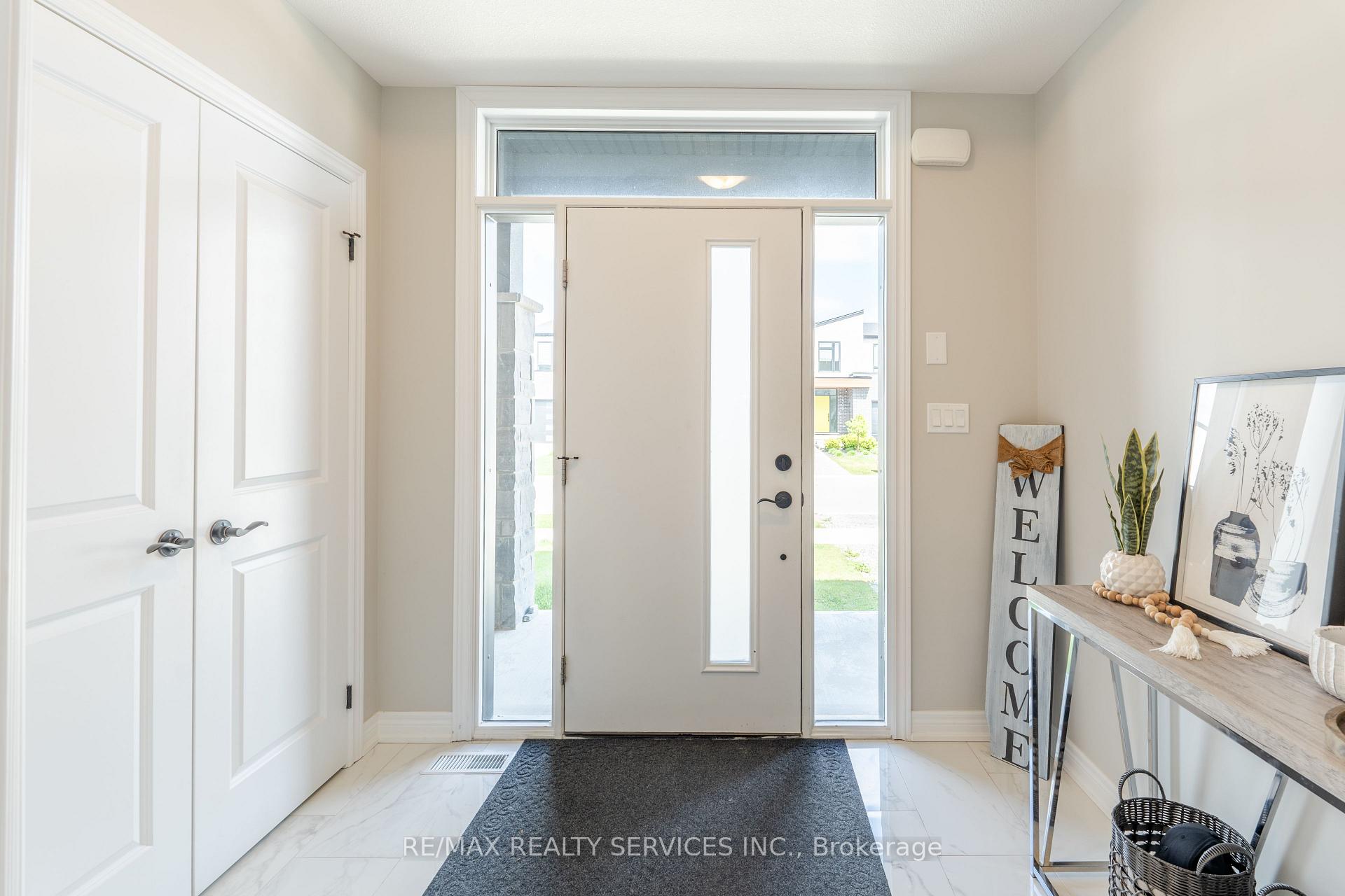 Photo 6 of 7201 Parsa Street, Niagara Falls, Brown — HOMEH