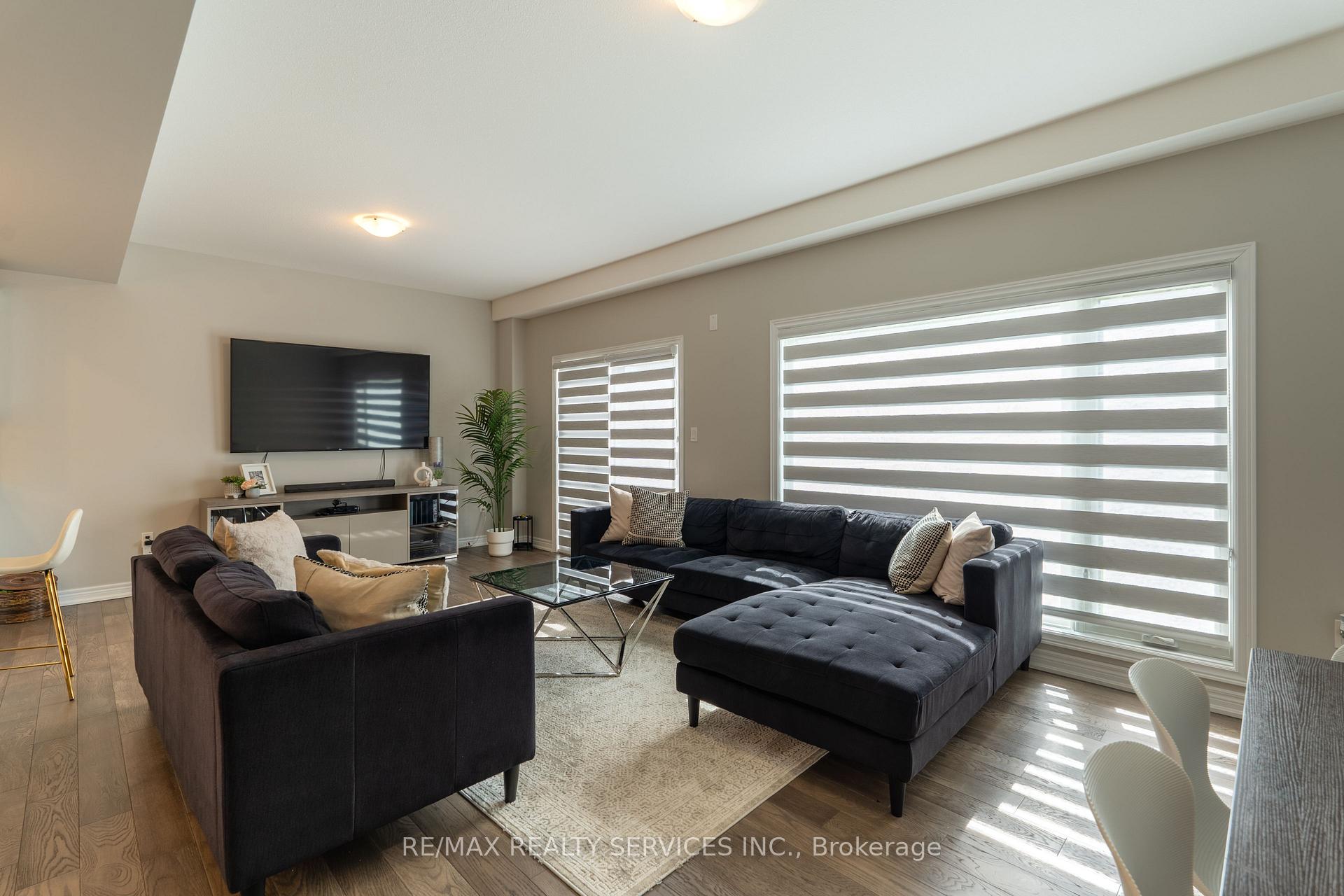 Photo 17 of 7201 Parsa Street, Niagara Falls, Brown — HOMEH