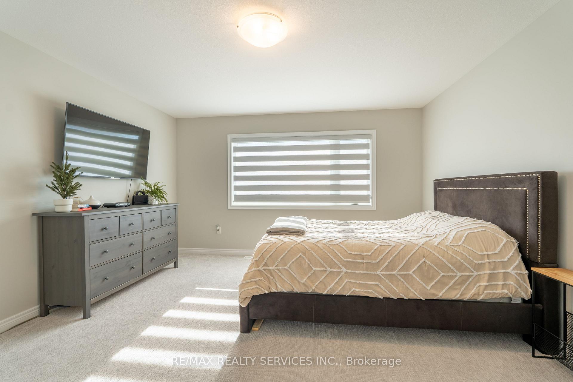 Photo 24 of 7201 Parsa Street, Niagara Falls, Brown — HOMEH