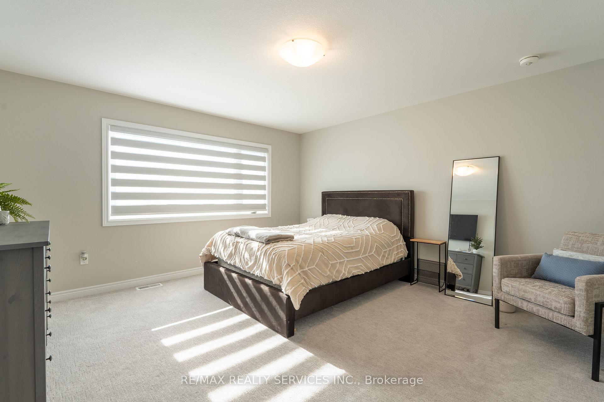 Photo 25 of 7201 Parsa Street, Niagara Falls, Brown — HOMEH