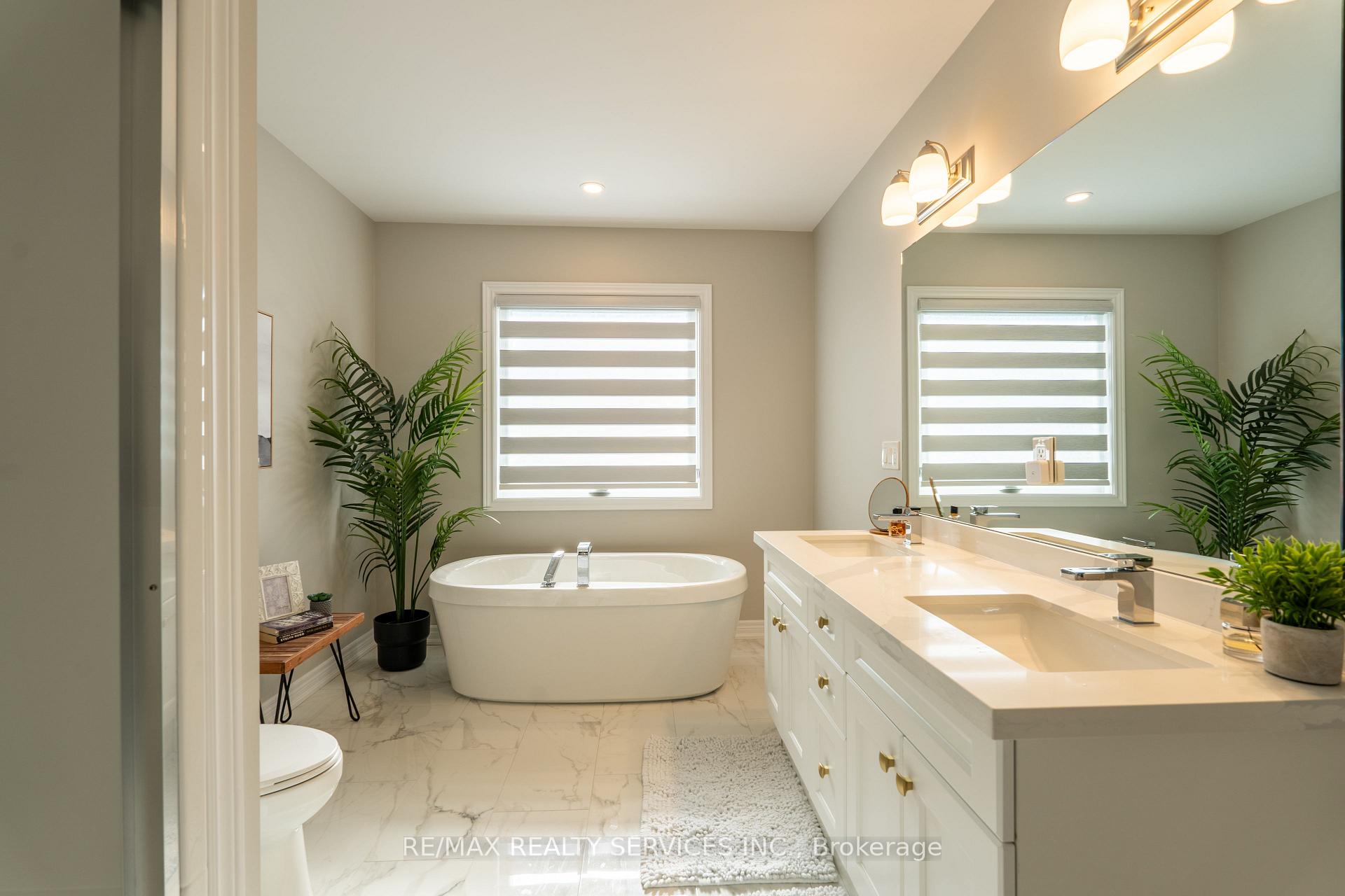 Photo 28 of 7201 Parsa Street, Niagara Falls, Brown — HOMEH
