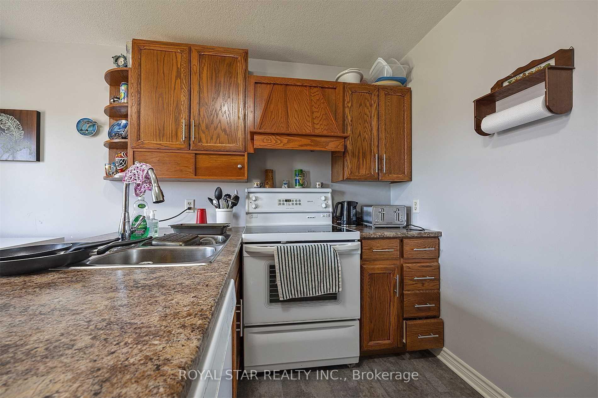 Photo 10 of 181 Wilson Street, Kingston, Rideau — HOMEH