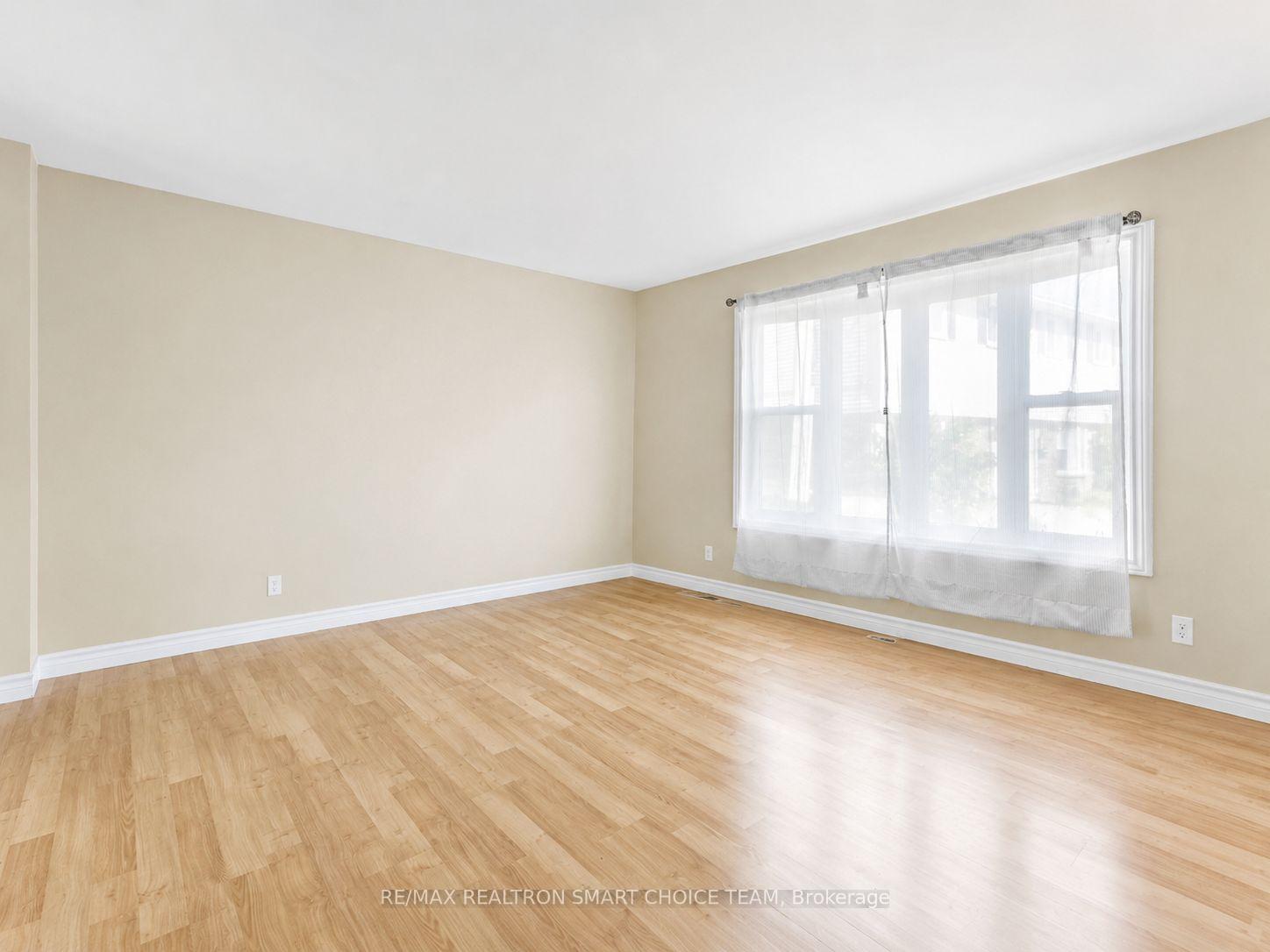 Photo 5 of 971 Oakview Avenue, Kingston, South of Taylor-Kidd Blvd — HOMEH