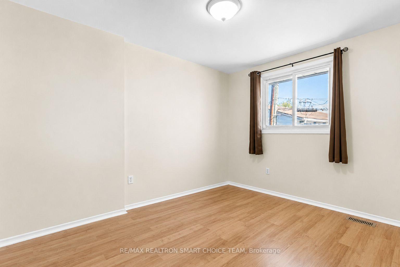 Photo 25 of 971 Oakview Avenue, Kingston, South of Taylor-Kidd Blvd — HOMEH