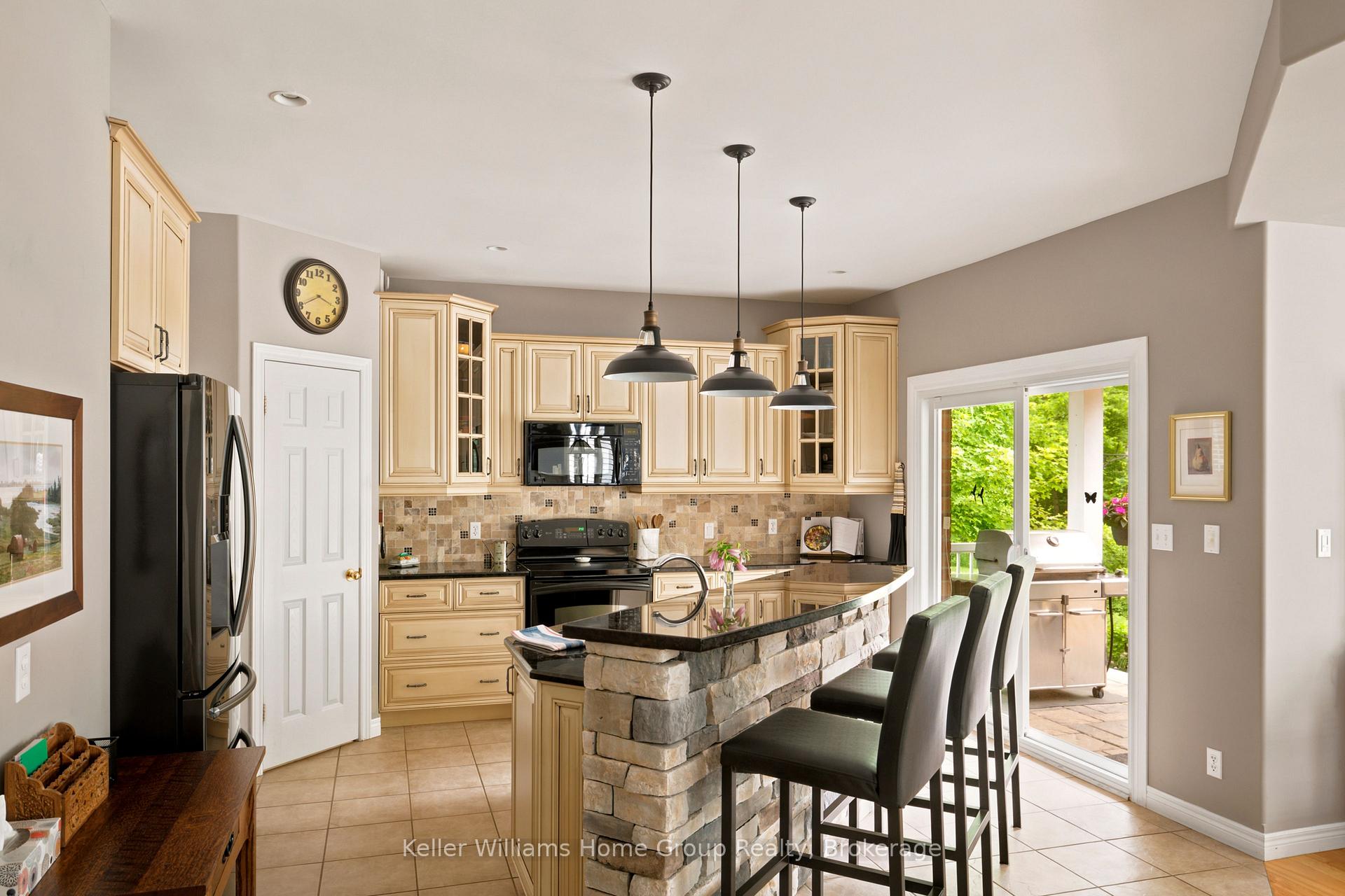 Photo 13 of 3924 Maddaugh Road, Puslinch, Crieff/Aikensville/Killean — HOMEH