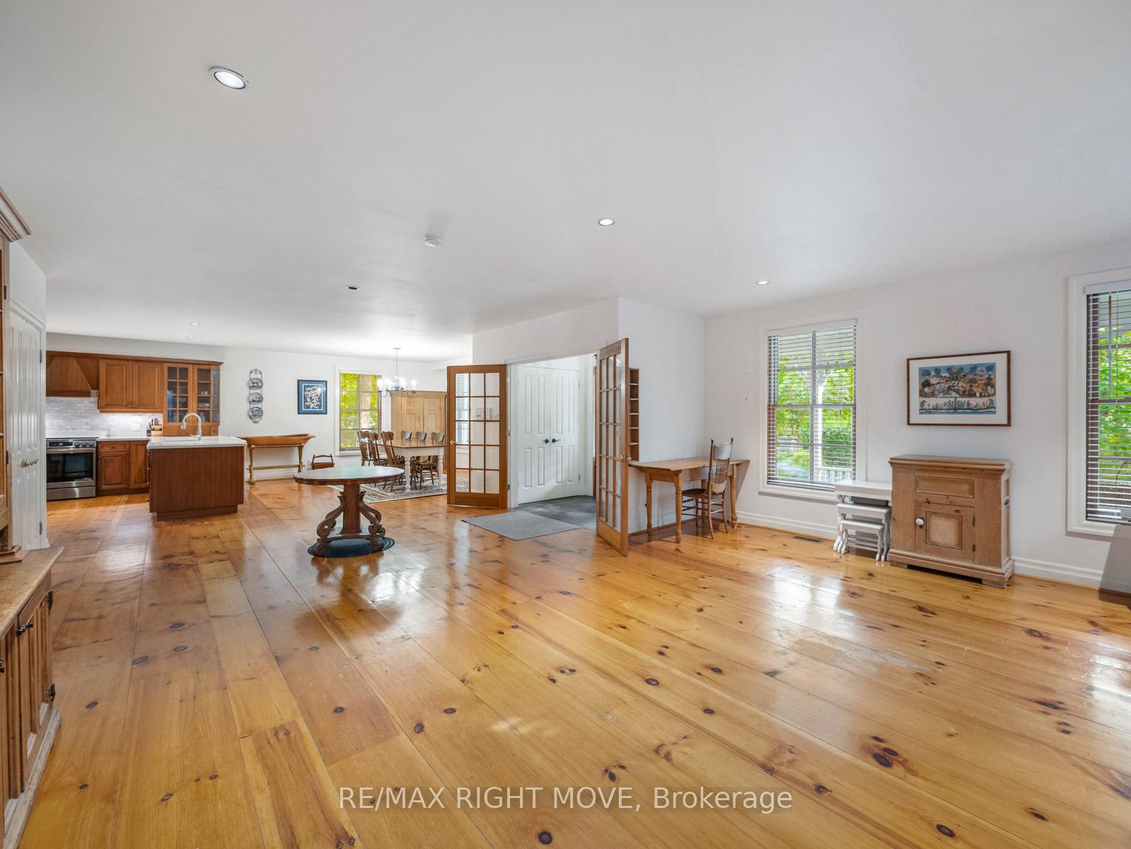 Photo 12 of 7135 Pond Street, Mississauga, Meadowvale Village — HOMEH