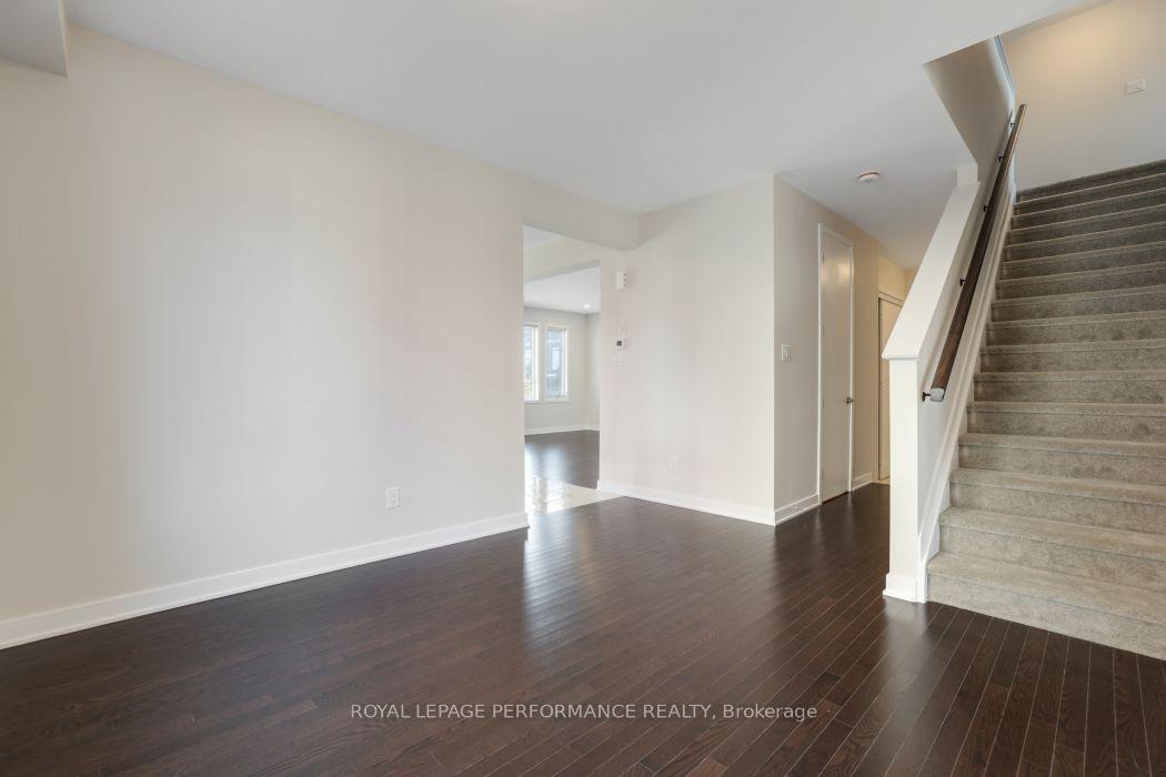 Photo 6 of 119 Hackamore Crescent, Ottawa, Goulbourn Twp From Franktown Rd/South To Rideau — HOMEH