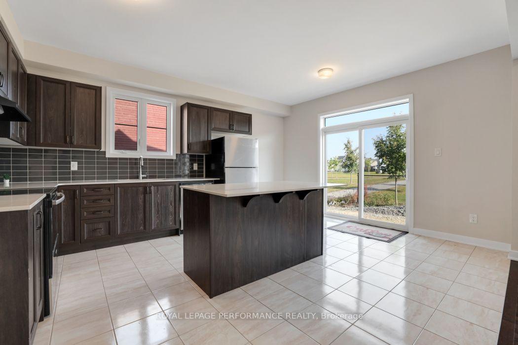Photo 9 of 119 Hackamore Crescent, Ottawa, Goulbourn Twp From Franktown Rd/South To Rideau — HOMEH