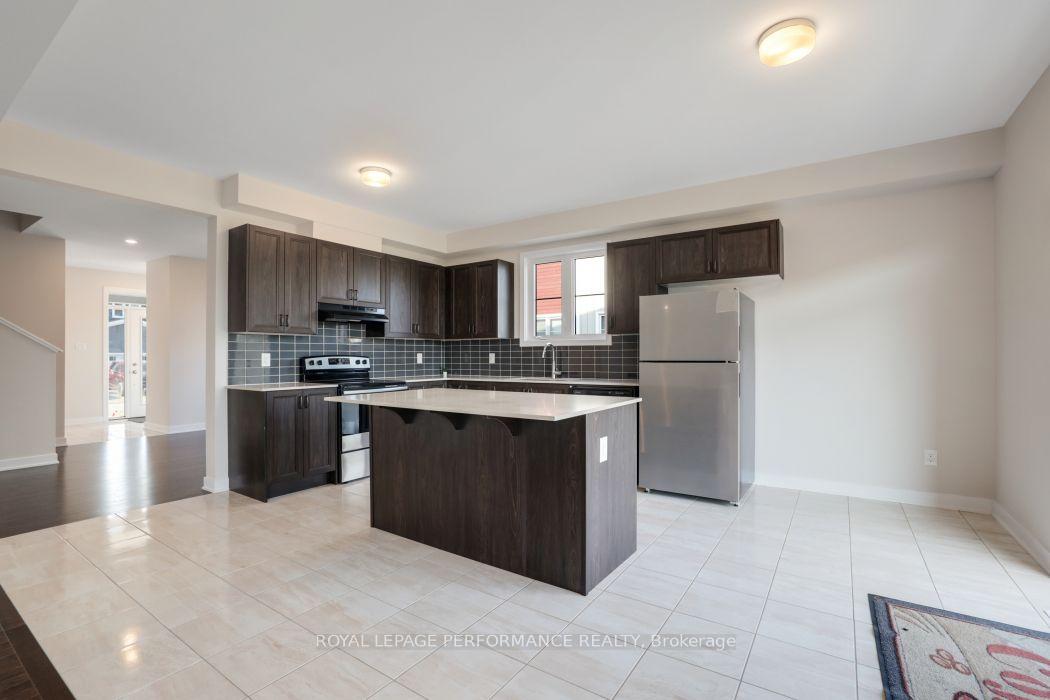 Photo 10 of 119 Hackamore Crescent, Ottawa, Goulbourn Twp From Franktown Rd/South To Rideau — HOMEH