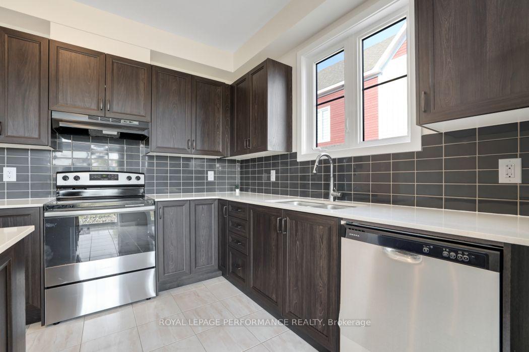Photo 11 of 119 Hackamore Crescent, Ottawa, Goulbourn Twp From Franktown Rd/South To Rideau — HOMEH