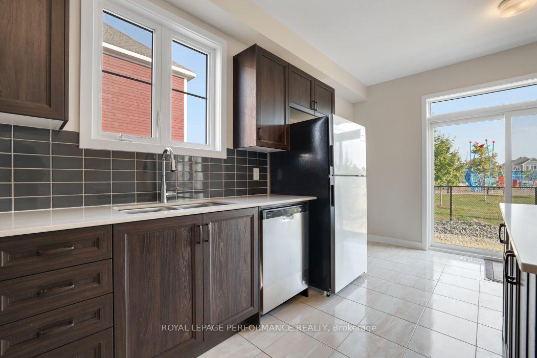 Photo 12 of 119 Hackamore Crescent, Ottawa, Goulbourn Twp From Franktown Rd/South To Rideau — HOMEH