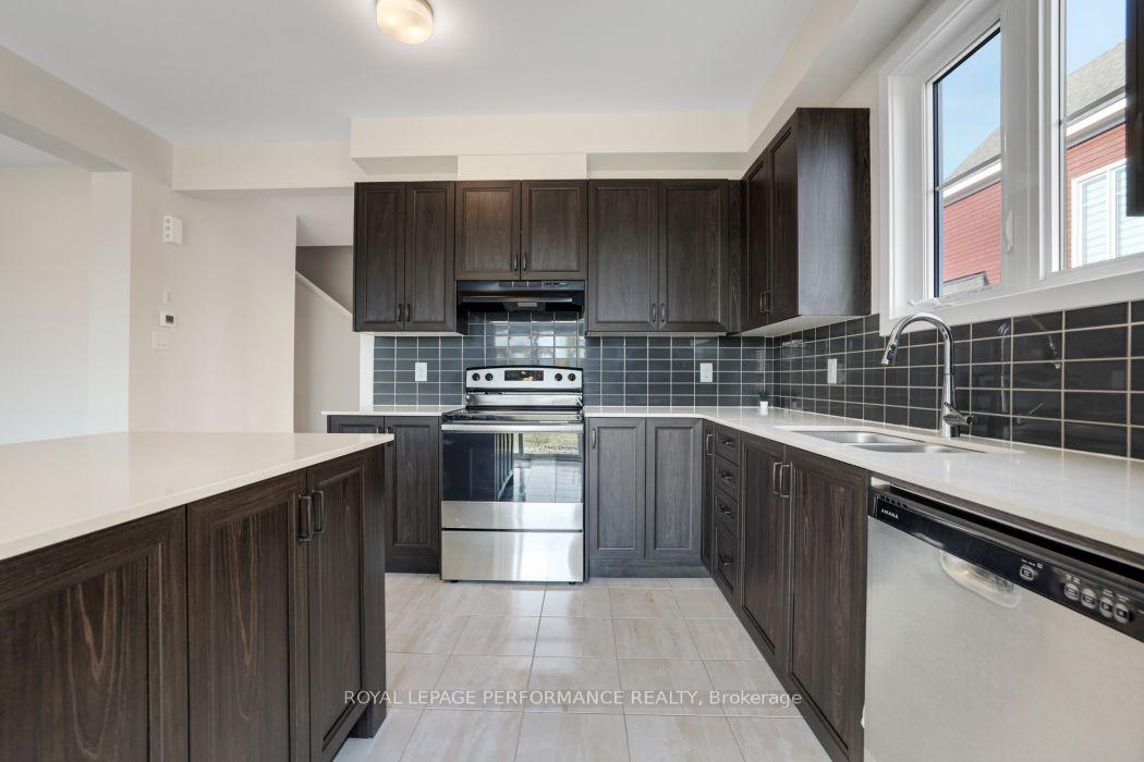 Photo 13 of 119 Hackamore Crescent, Ottawa, Goulbourn Twp From Franktown Rd/South To Rideau — HOMEH