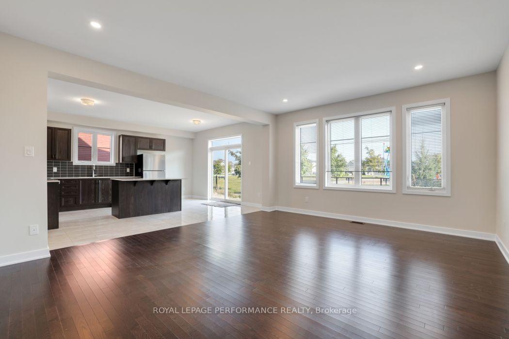 Photo 16 of 119 Hackamore Crescent, Ottawa, Goulbourn Twp From Franktown Rd/South To Rideau — HOMEH
