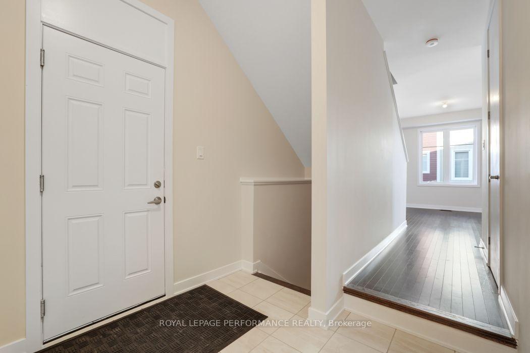Photo 34 of 119 Hackamore Crescent, Ottawa, Goulbourn Twp From Franktown Rd/South To Rideau — HOMEH