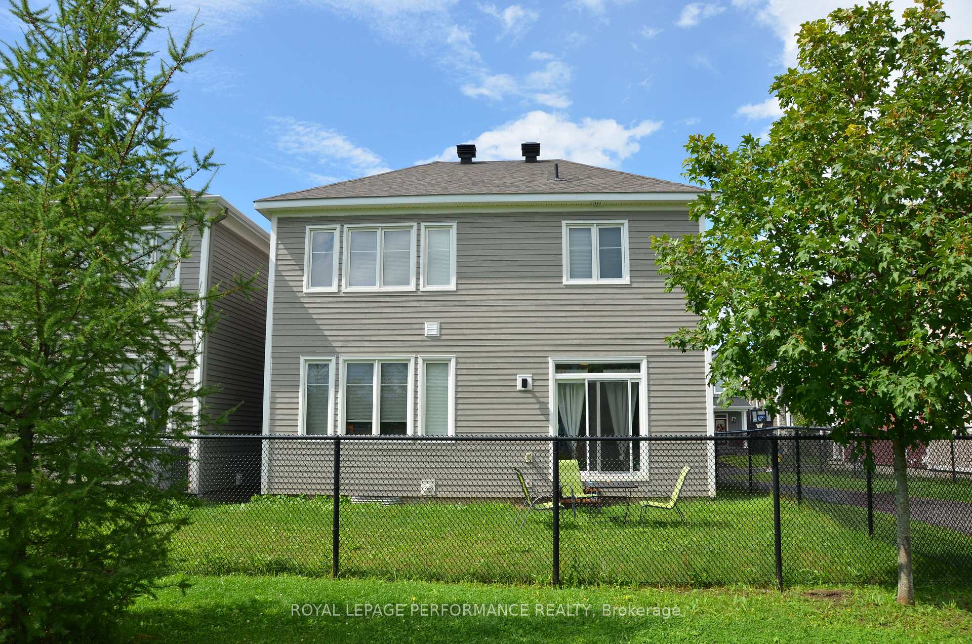 Photo 38 of 119 Hackamore Crescent, Ottawa, Goulbourn Twp From Franktown Rd/South To Rideau — HOMEH