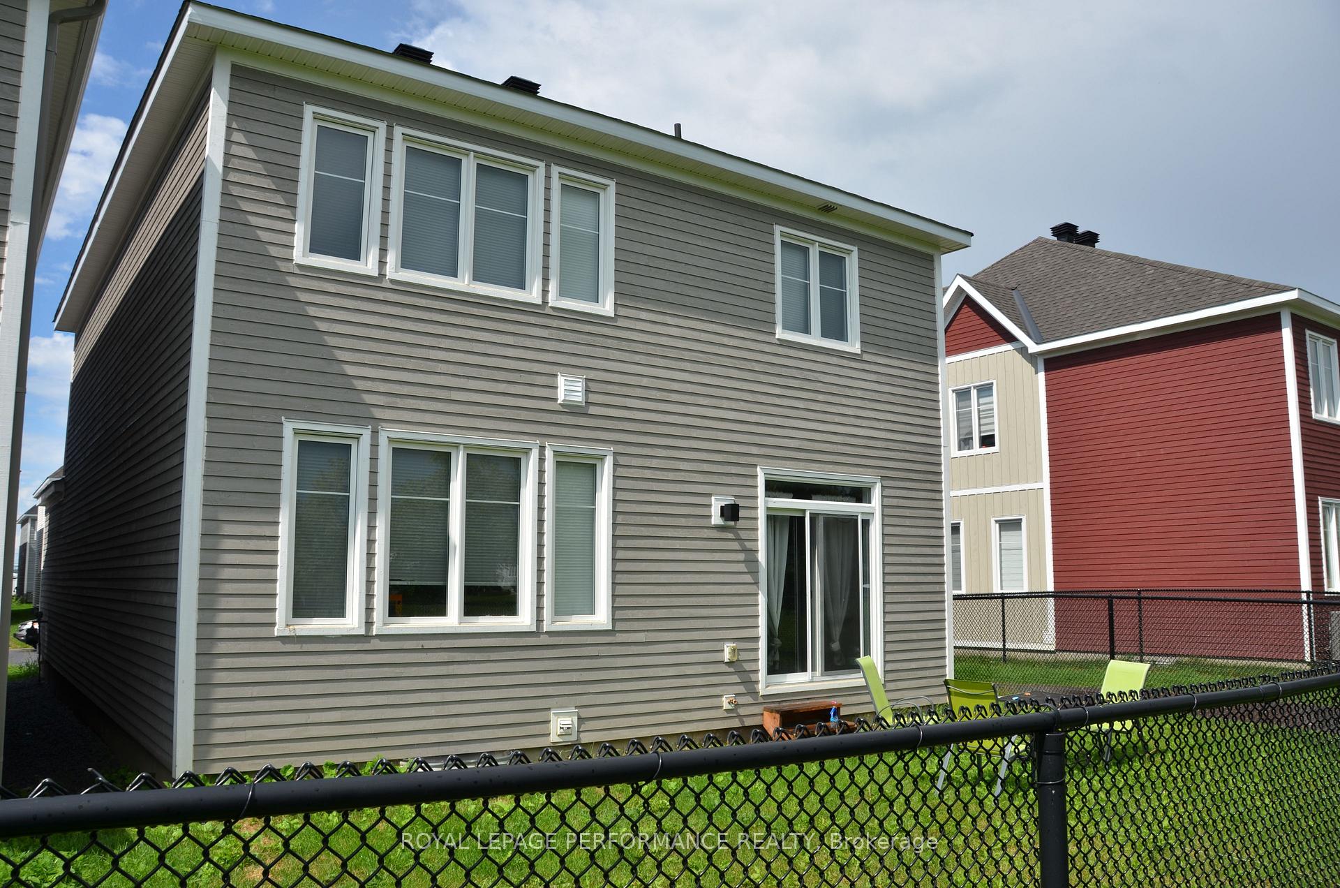 Photo 39 of 119 Hackamore Crescent, Ottawa, Goulbourn Twp From Franktown Rd/South To Rideau — HOMEH