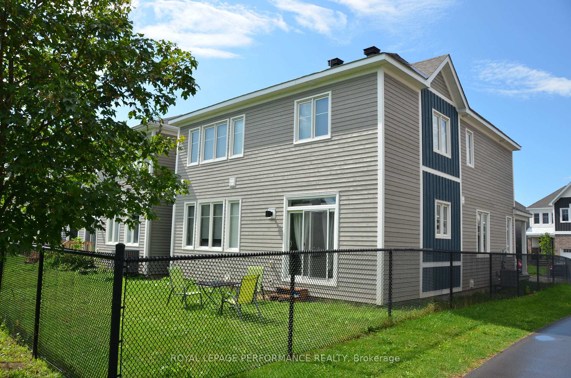 Photo 40 of 119 Hackamore Crescent, Ottawa, Goulbourn Twp From Franktown Rd/South To Rideau — HOMEH