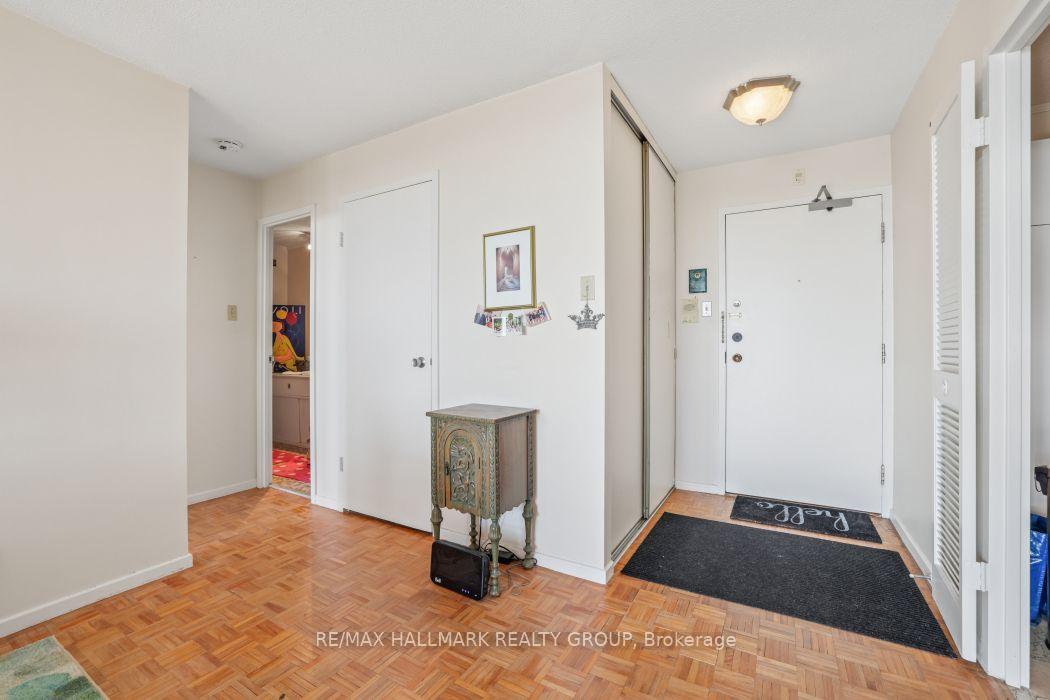 Photo 5 of Unit 801, 2951 Riverside Drive, Ottawa, Mooneys Bay/Riverside Park — HOMEH