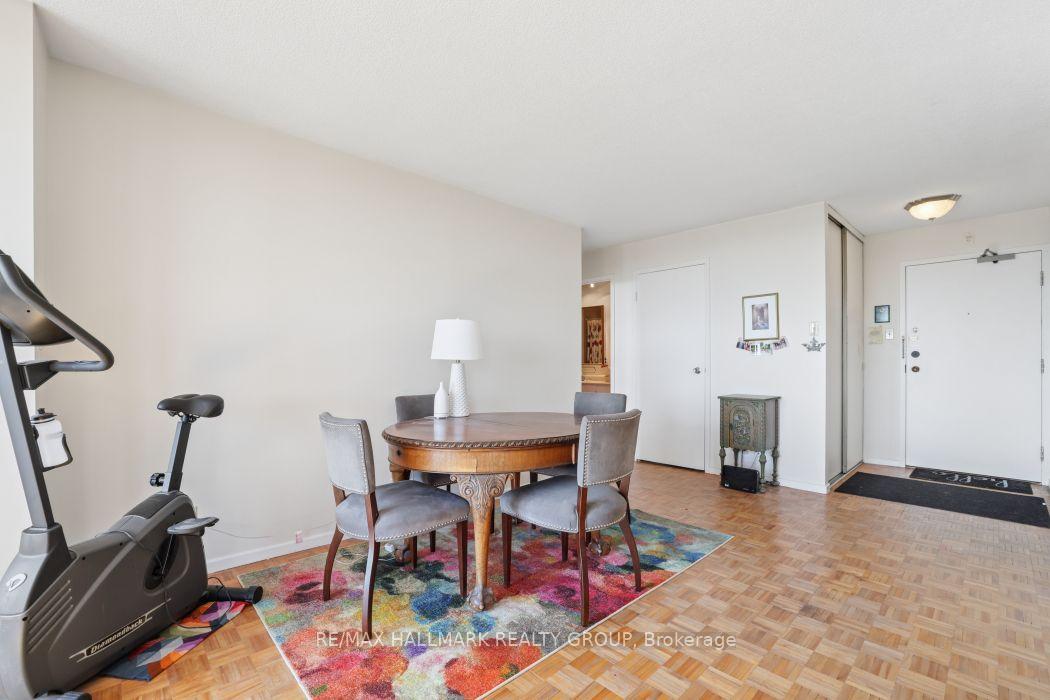 Photo 10 of Unit 801, 2951 Riverside Drive, Ottawa, Mooneys Bay/Riverside Park — HOMEH