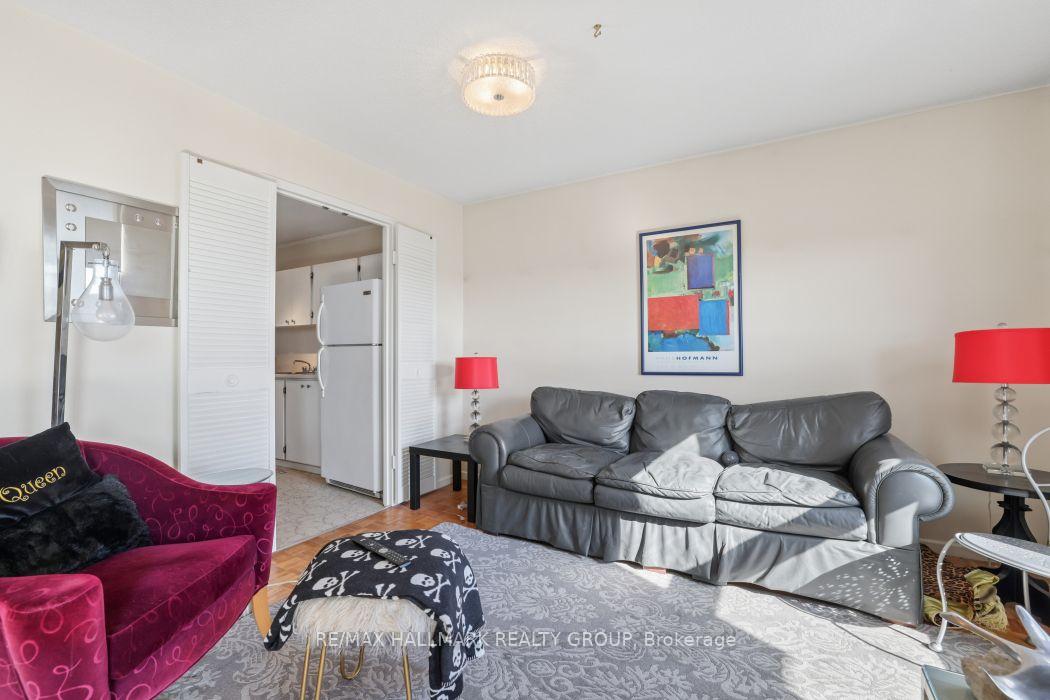 Photo 11 of Unit 801, 2951 Riverside Drive, Ottawa, Mooneys Bay/Riverside Park — HOMEH