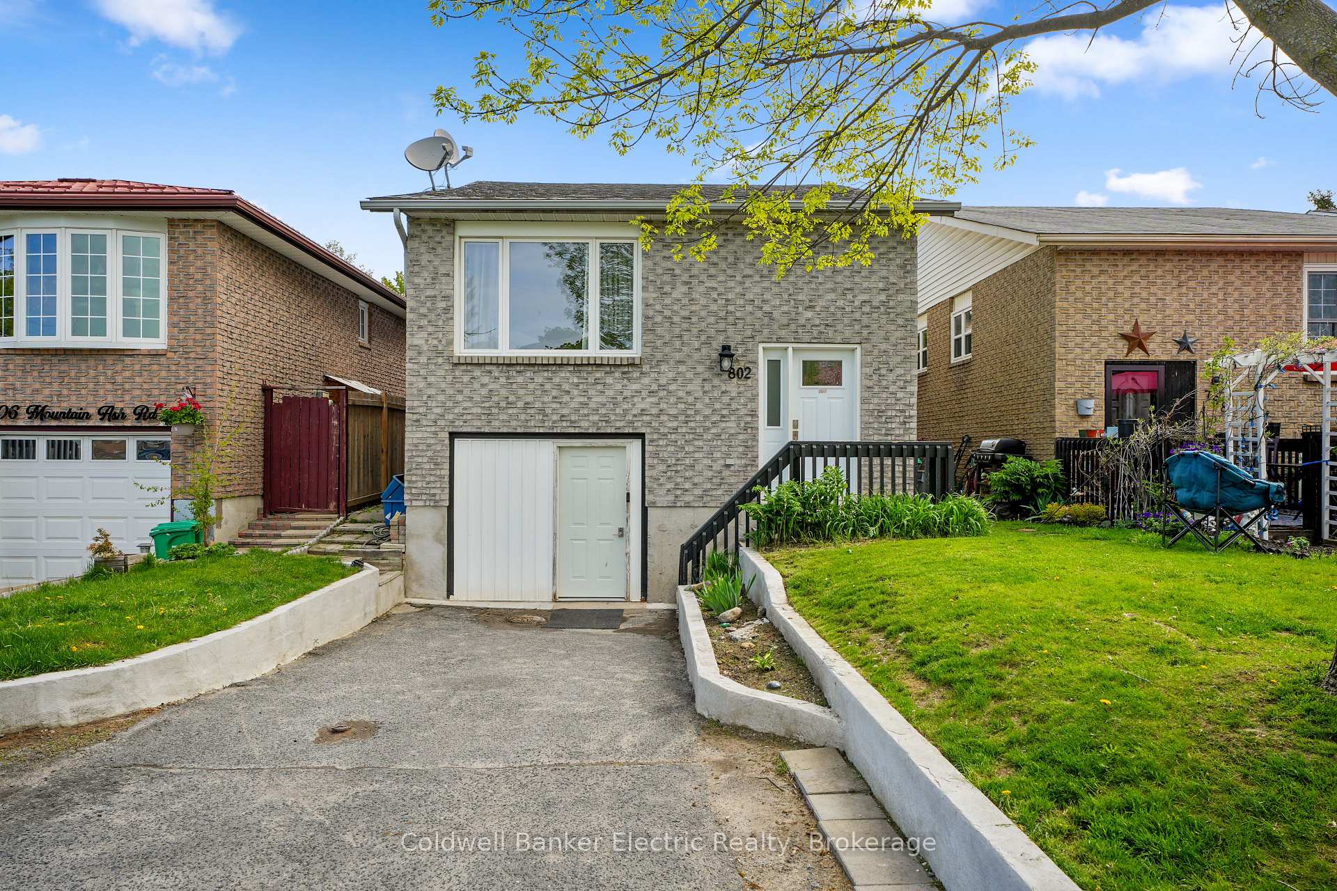 Photo 1 of 802 Mountain Ash Road, Peterborough, Otonabee Ward 1 — HOMEH