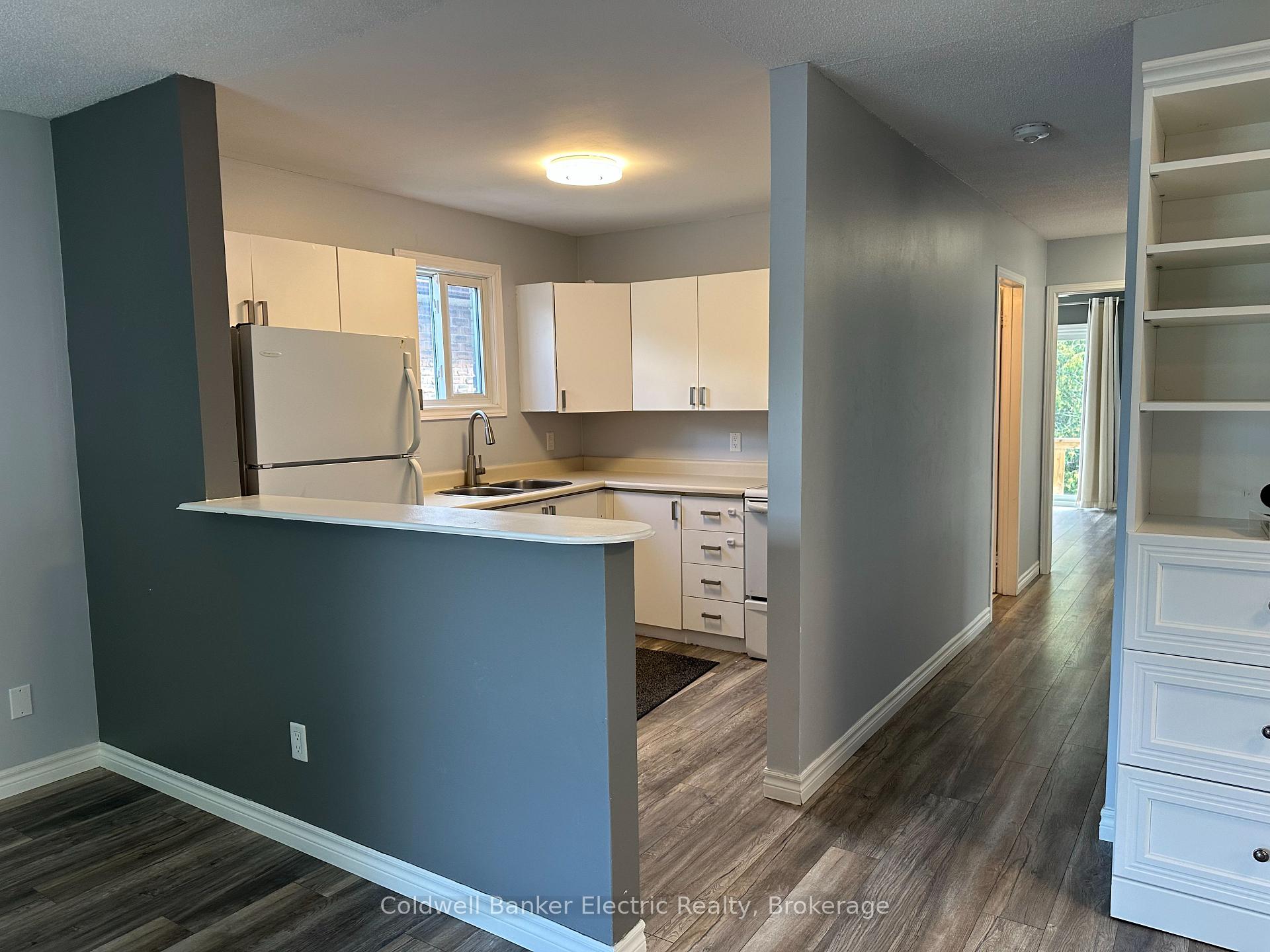 Photo 7 of 802 Mountain Ash Road, Peterborough, Otonabee Ward 1 — HOMEH