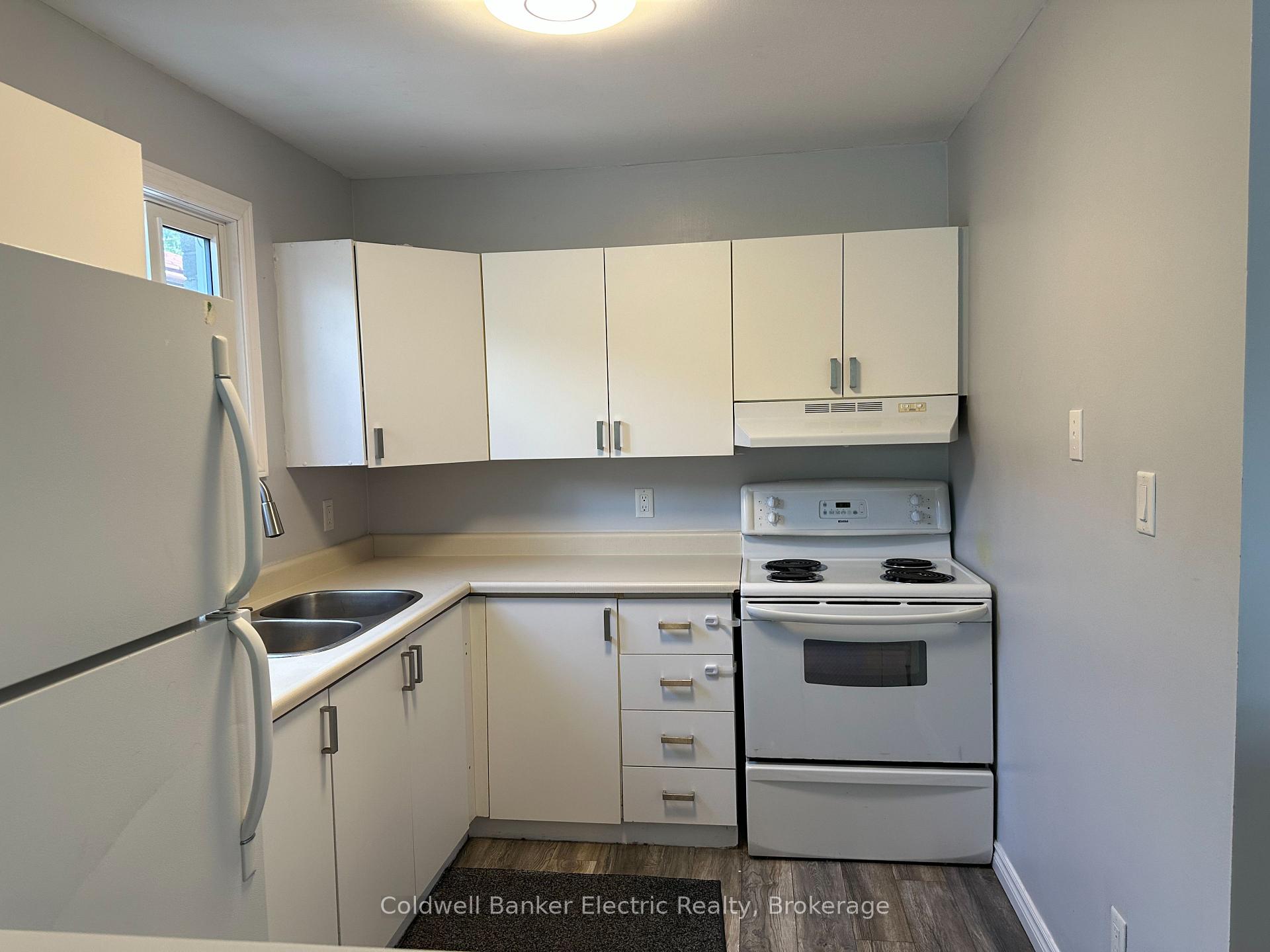 Photo 8 of 802 Mountain Ash Road, Peterborough, Otonabee Ward 1 — HOMEH