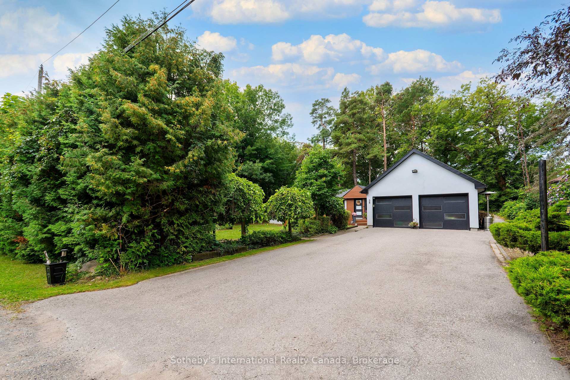 Photo 9 of 38 Hilltop Boulevard, Whitchurch-Stouffville, Rural Whitchurch-Stouffville — HOMEH