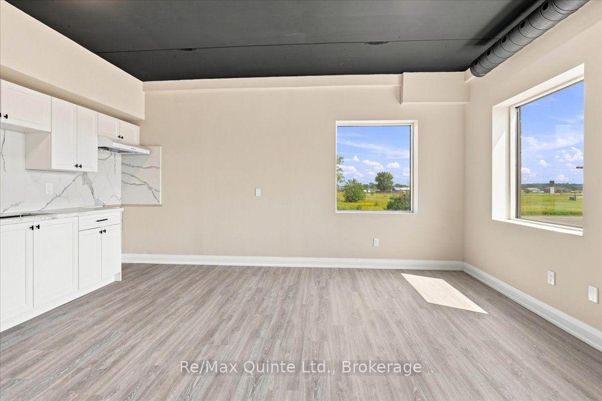 Photo 4 of Unit A, 445 Centre Street, Greater Napanee — HOMEH