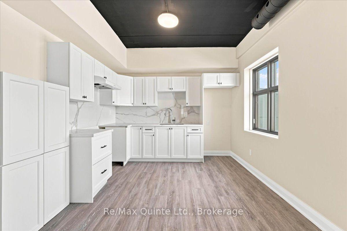 Photo 8 of Unit C, 445 Centre Street, Greater Napanee, Greater Napanee — HOMEH