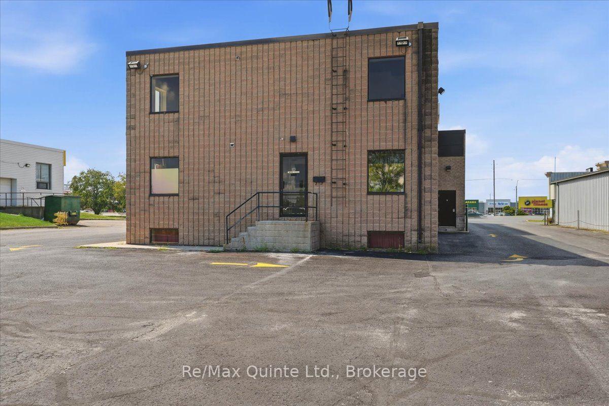 Photo 10 of Unit C, 445 Centre Street, Greater Napanee, Greater Napanee — HOMEH