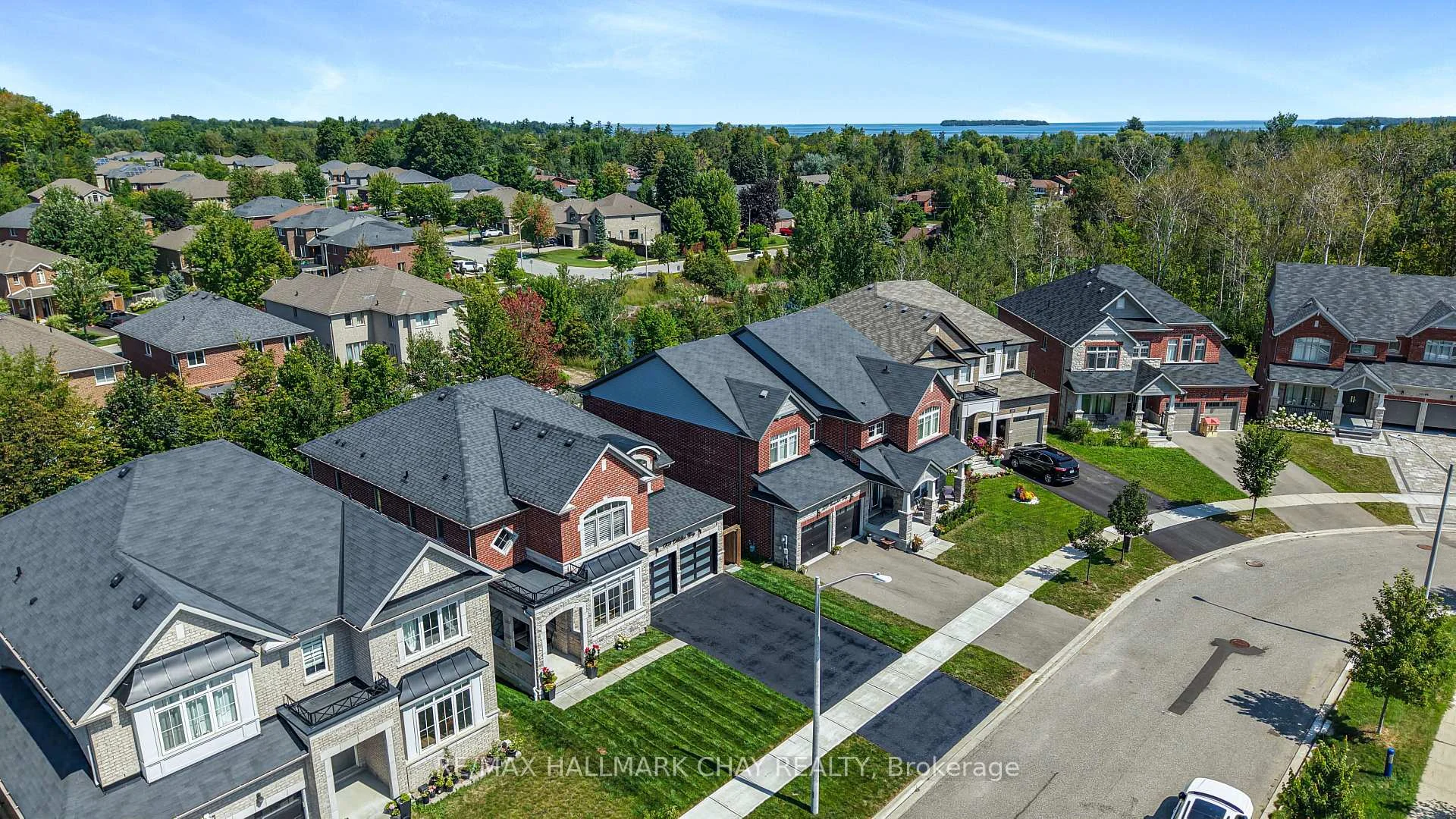 Photo 3 of 1709 Emberton Way, Innisfil, Alcona — HOMEH