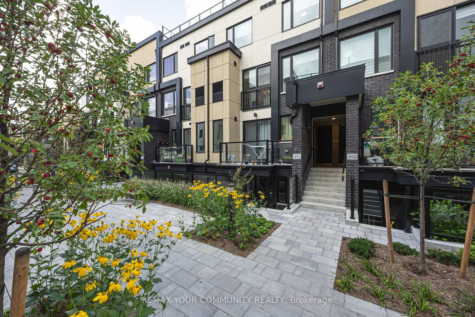 Photo of Unit 220, 1650 Victoria Park Avenue