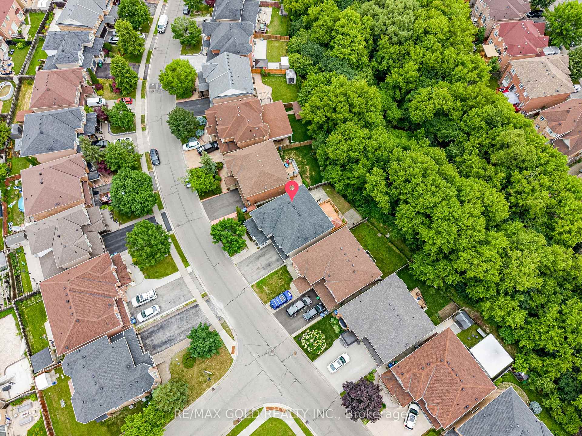 Photo 5 of 141 Whitwell Drive, Brampton, Vales of Castlemore — HOMEH