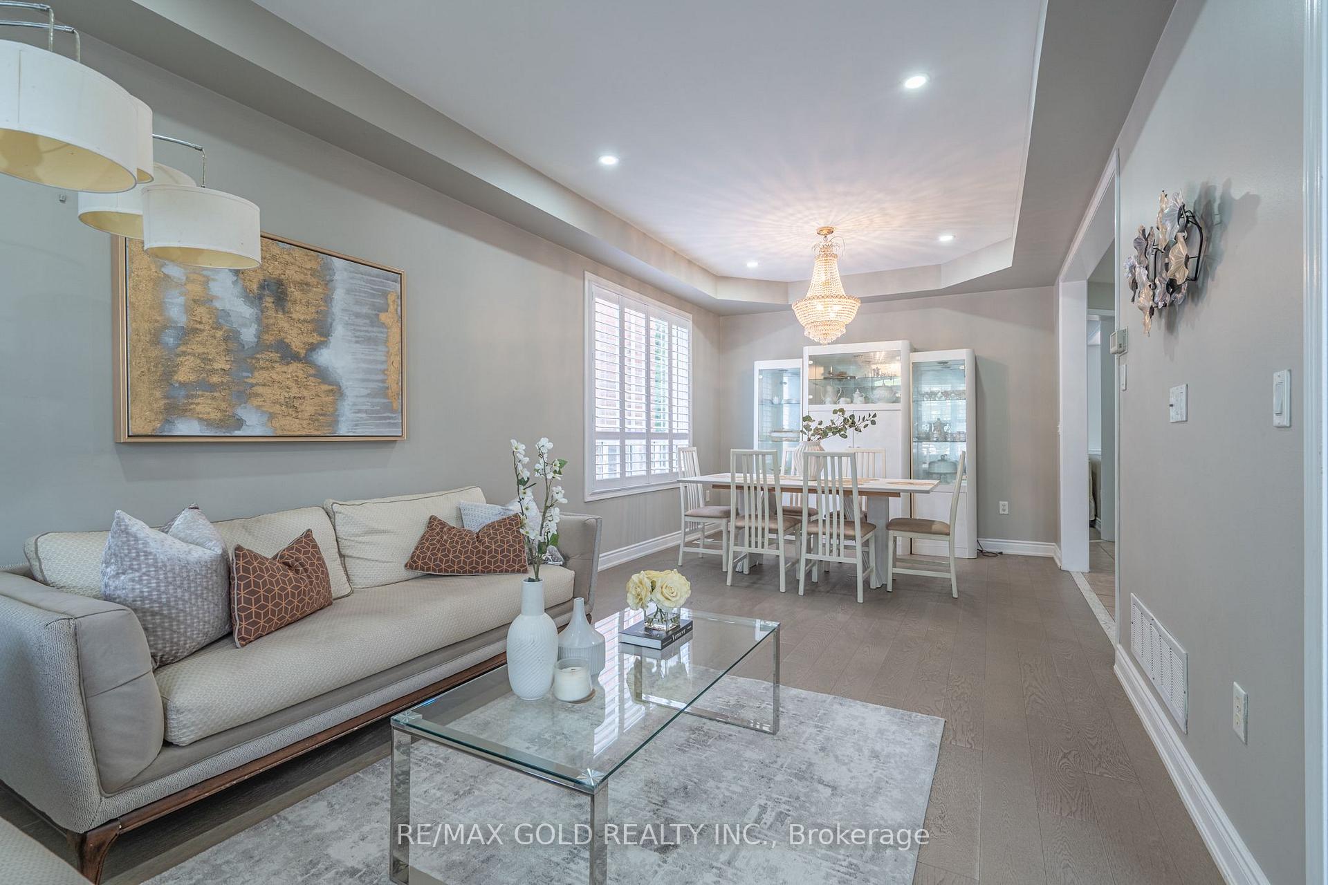 Photo 7 of 141 Whitwell Drive, Brampton, Vales of Castlemore — HOMEH