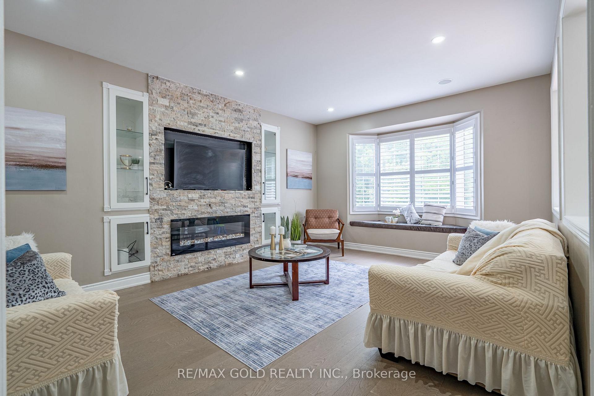 Photo 11 of 141 Whitwell Drive, Brampton, Vales of Castlemore — HOMEH