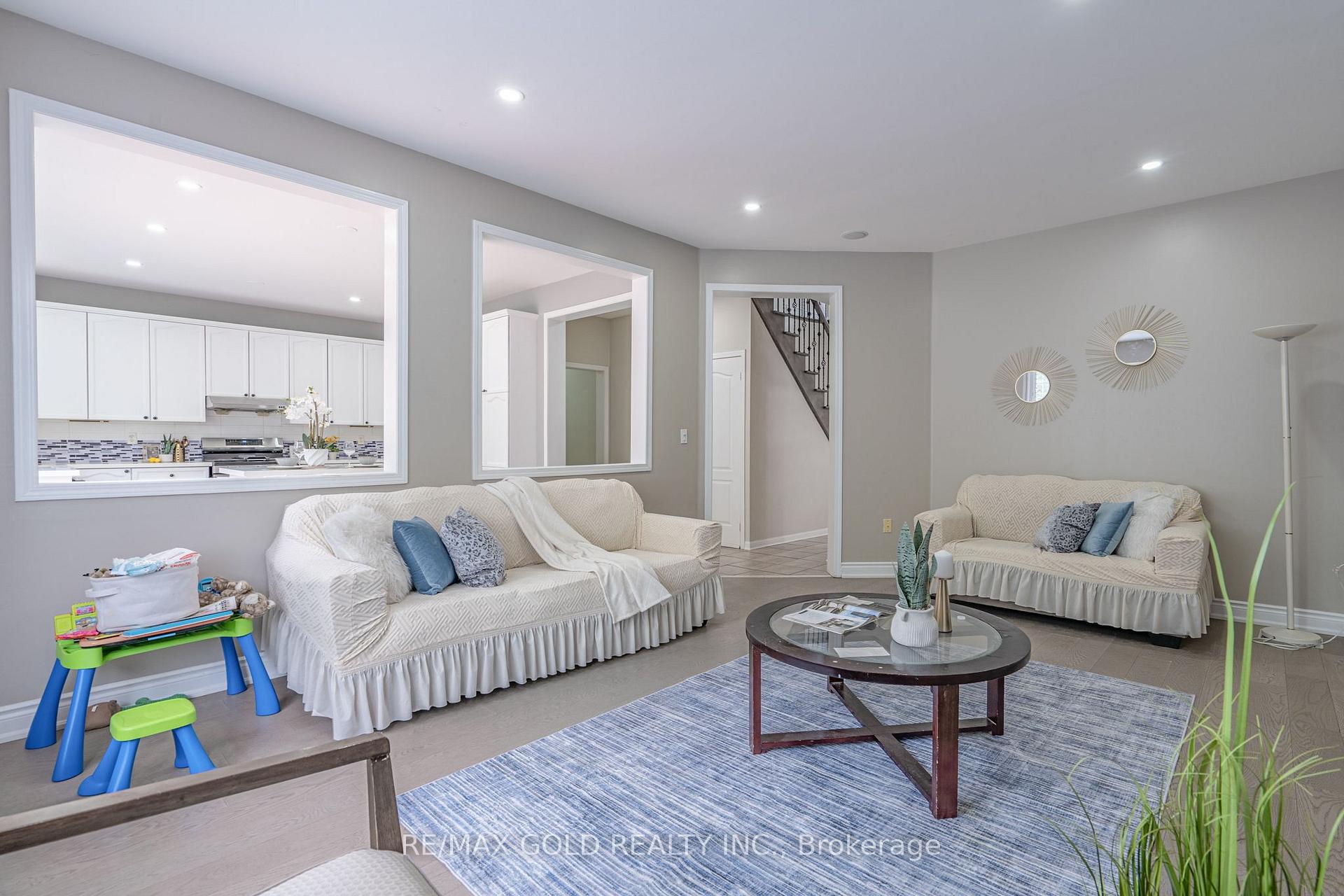 Photo 12 of 141 Whitwell Drive, Brampton, Vales of Castlemore — HOMEH