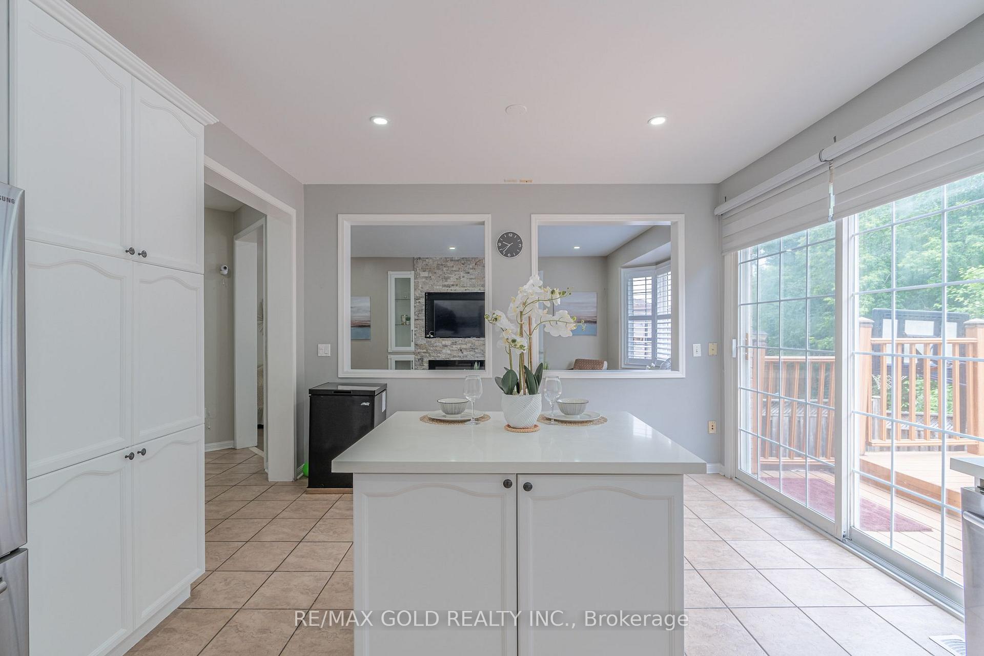 Photo 16 of 141 Whitwell Drive, Brampton, Vales of Castlemore — HOMEH
