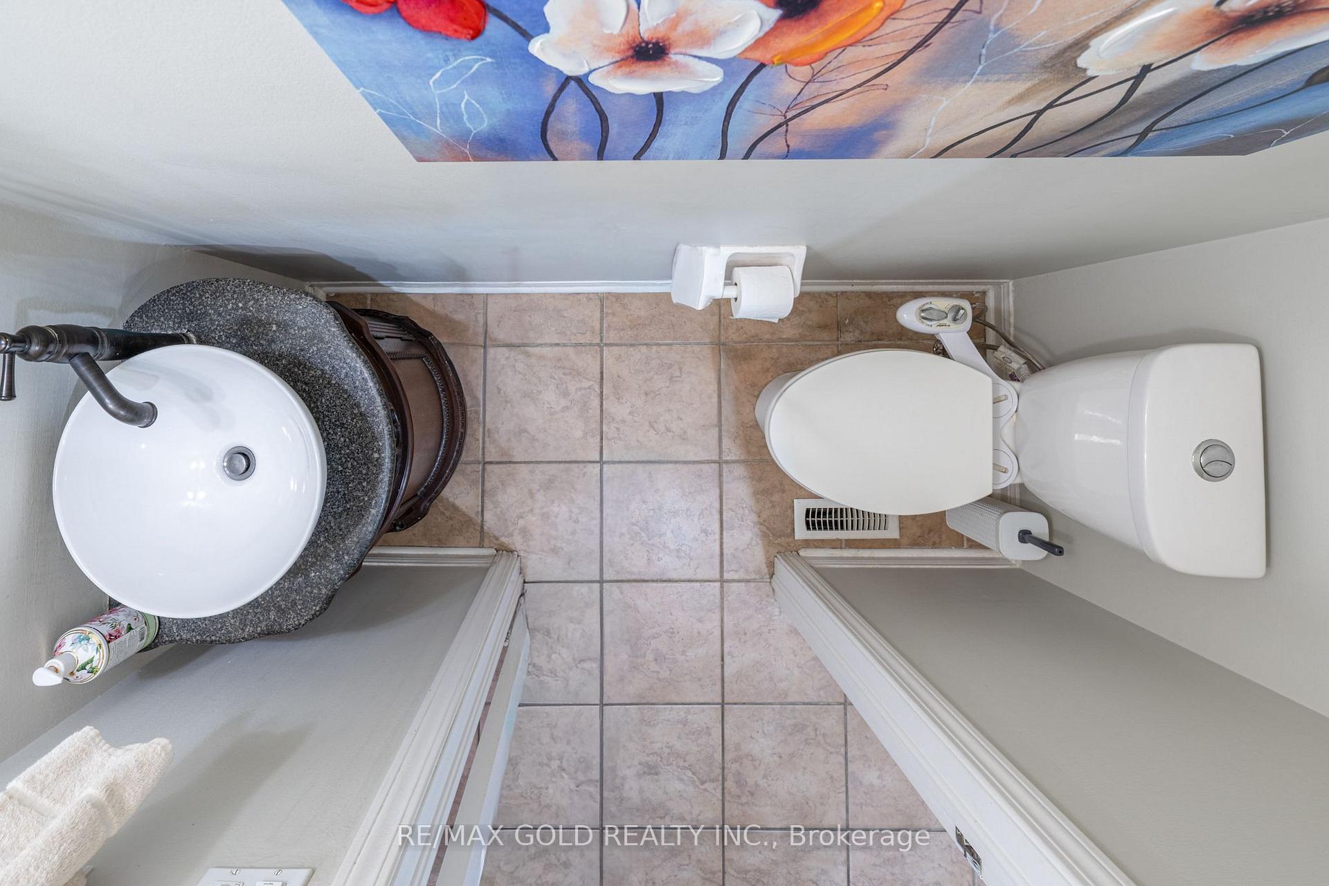 Photo 17 of 141 Whitwell Drive, Brampton, Vales of Castlemore — HOMEH