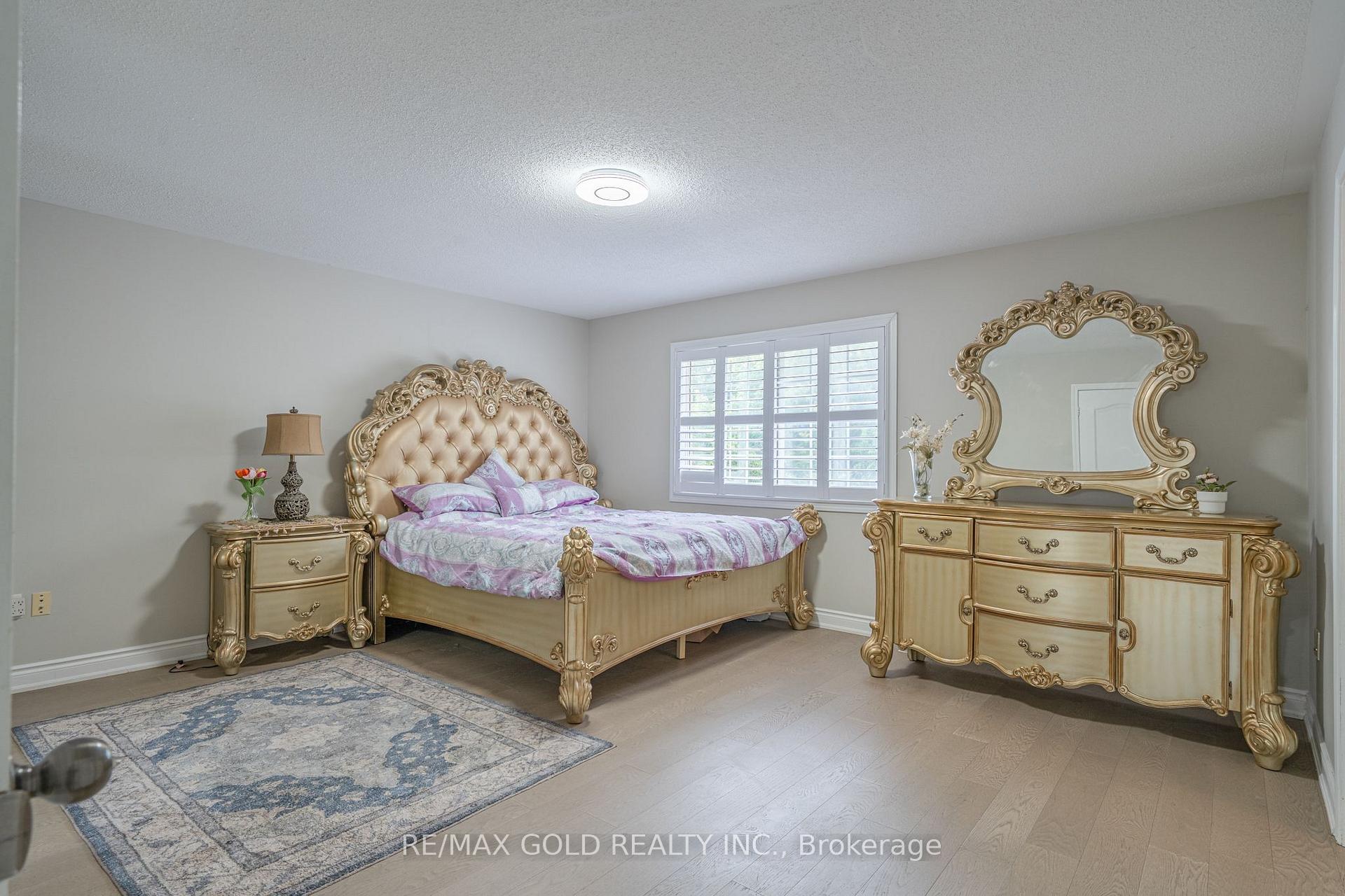 Photo 18 of 141 Whitwell Drive, Brampton, Vales of Castlemore — HOMEH