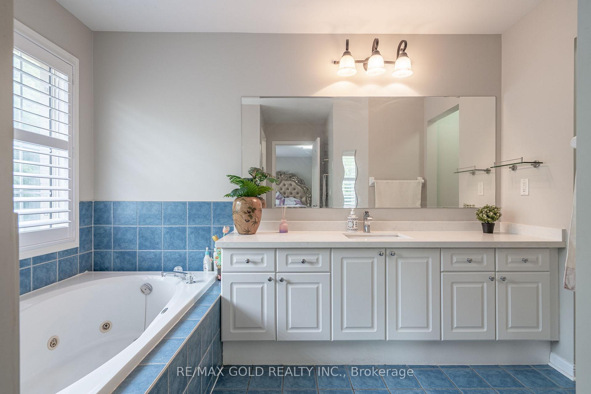 Photo 20 of 141 Whitwell Drive, Brampton, Vales of Castlemore — HOMEH
