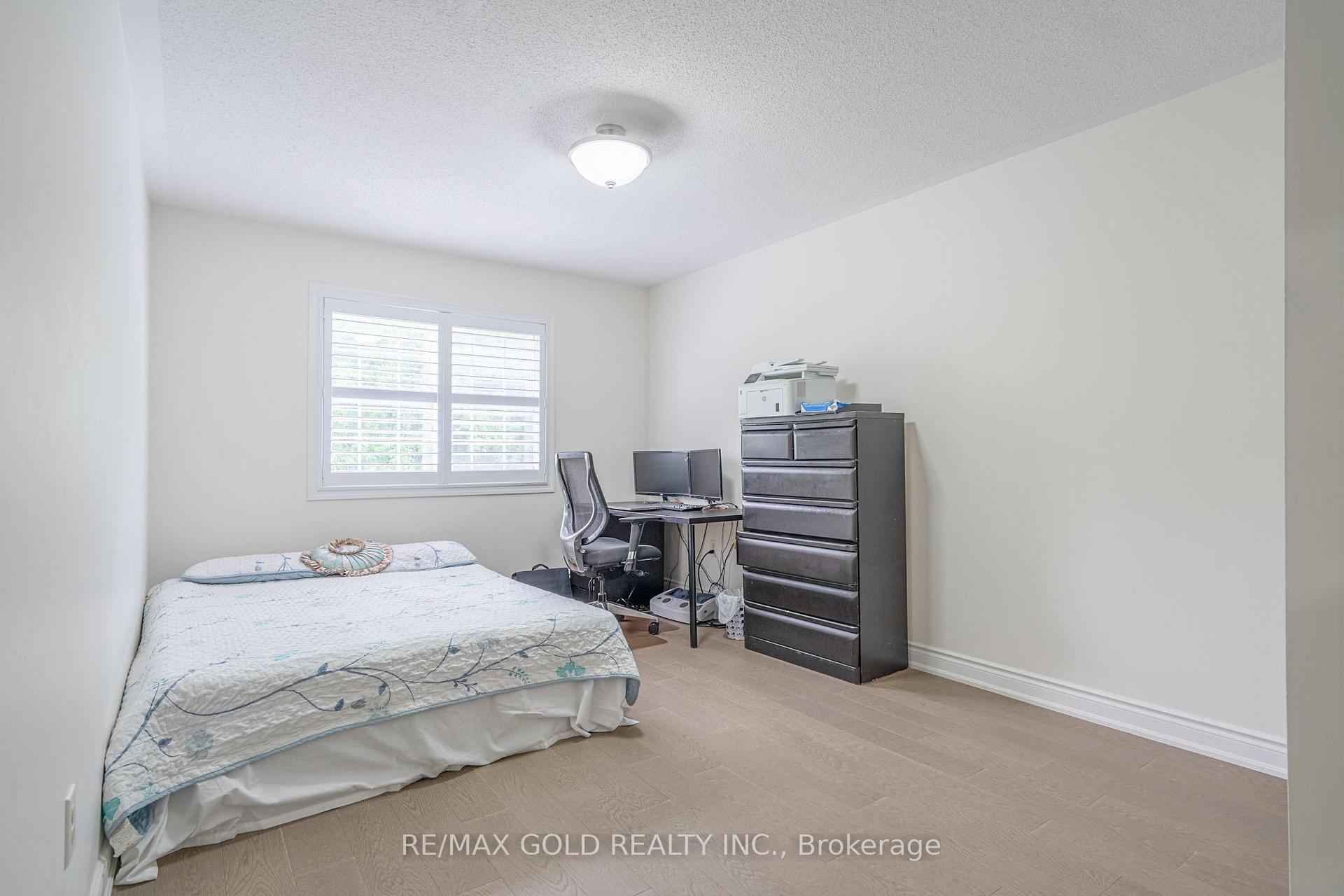 Photo 27 of 141 Whitwell Drive, Brampton, Vales of Castlemore — HOMEH