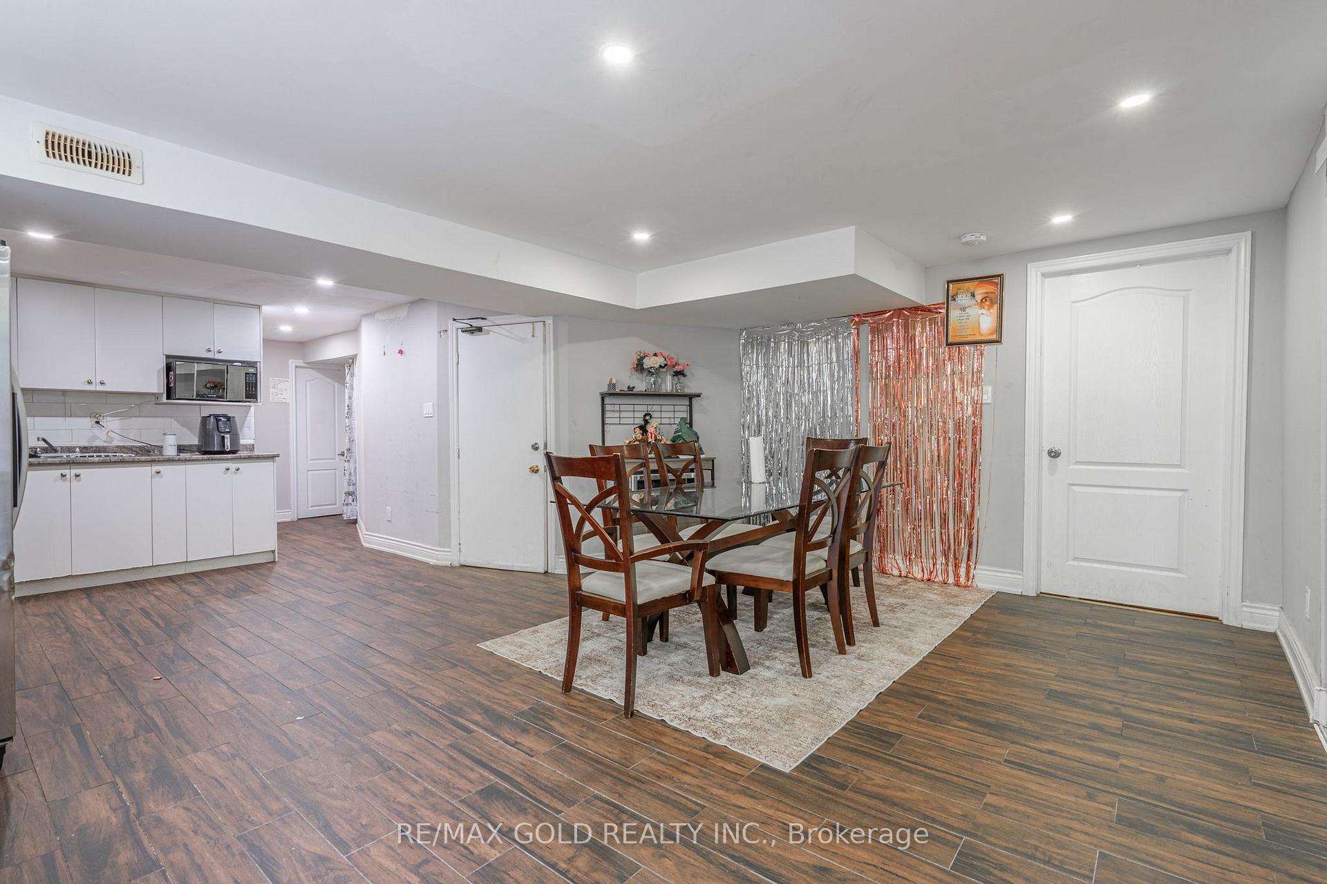 Photo 31 of 141 Whitwell Drive, Brampton, Vales of Castlemore — HOMEH