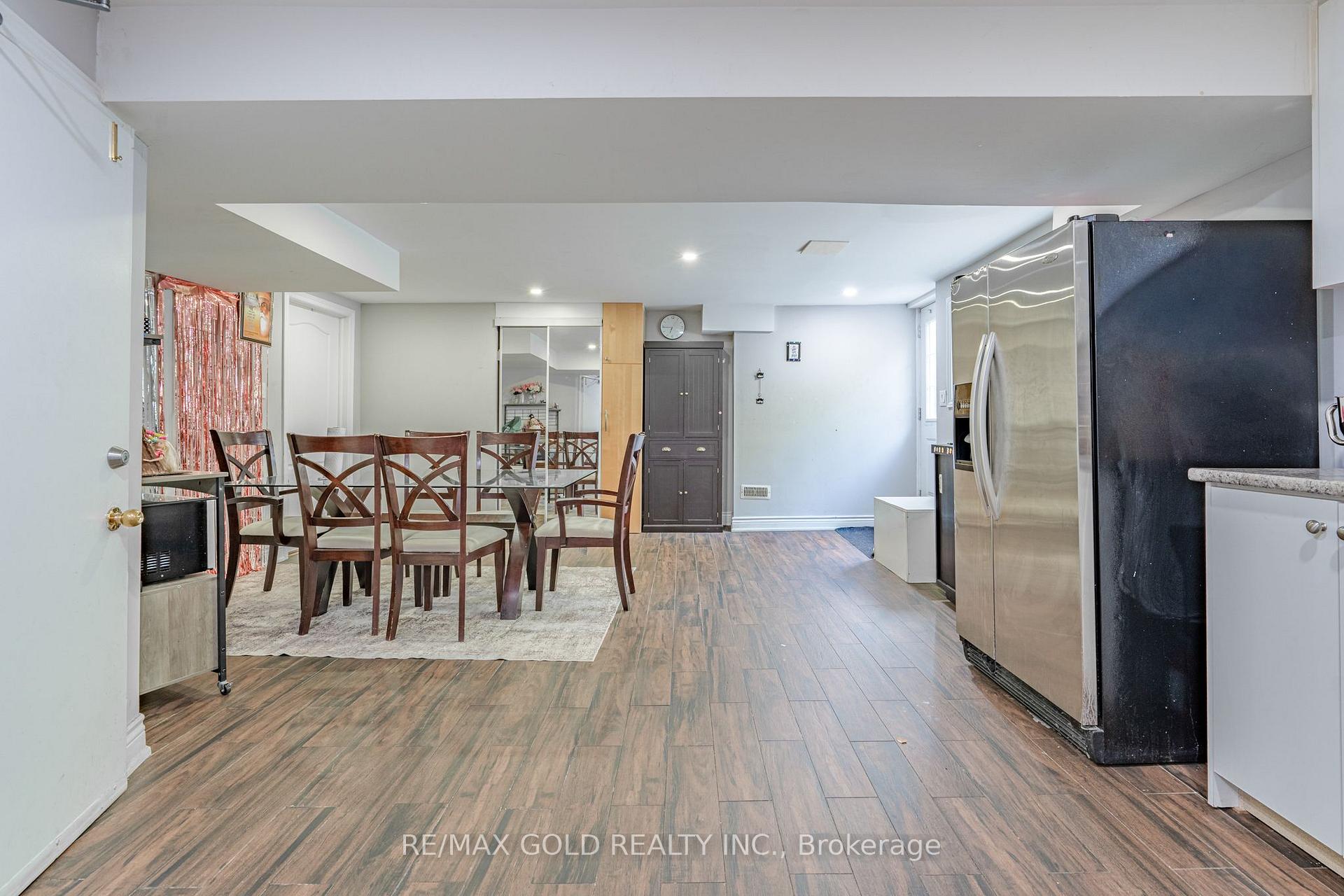 Photo 32 of 141 Whitwell Drive, Brampton, Vales of Castlemore — HOMEH