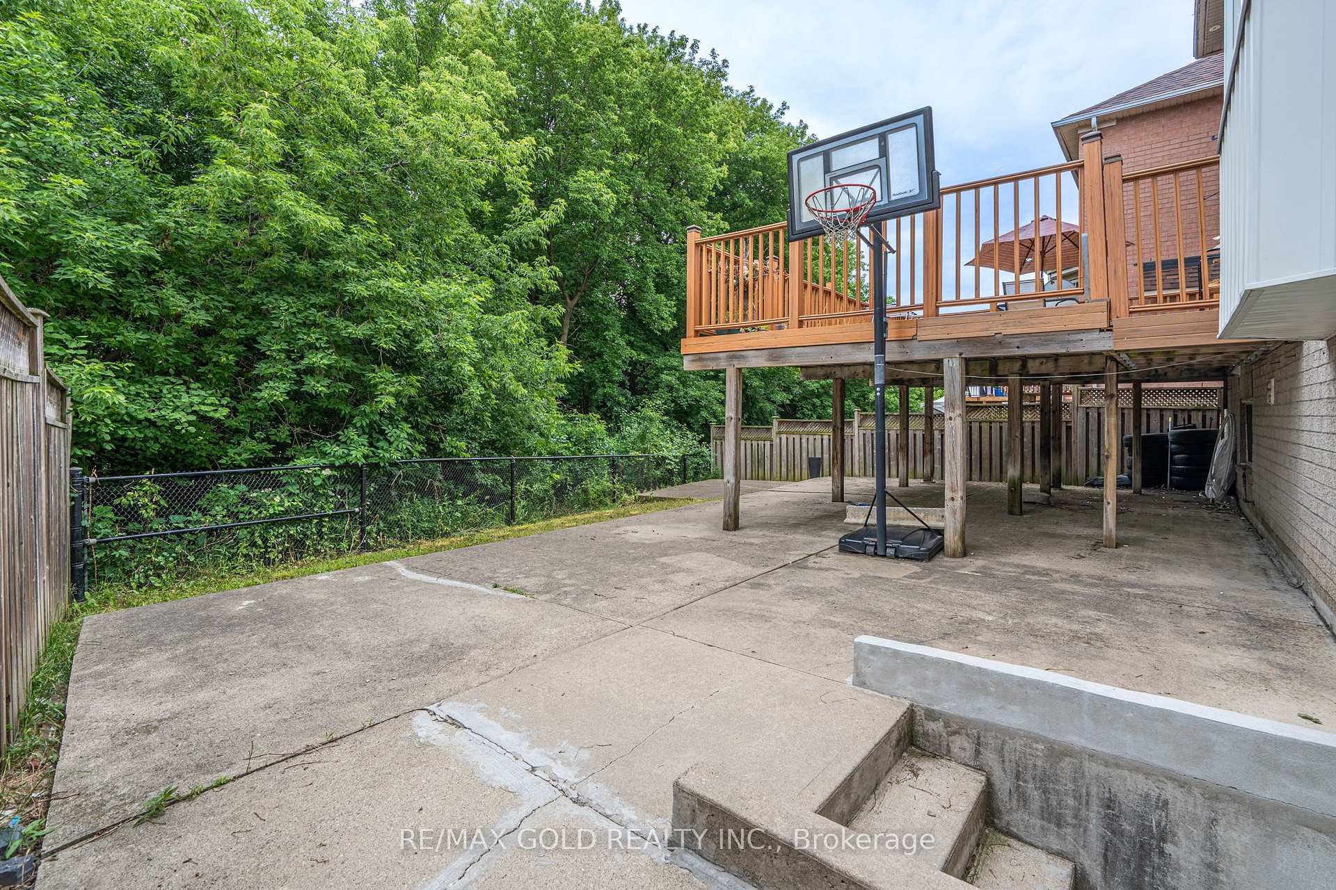 Photo 41 of 141 Whitwell Drive, Brampton, Vales of Castlemore — HOMEH