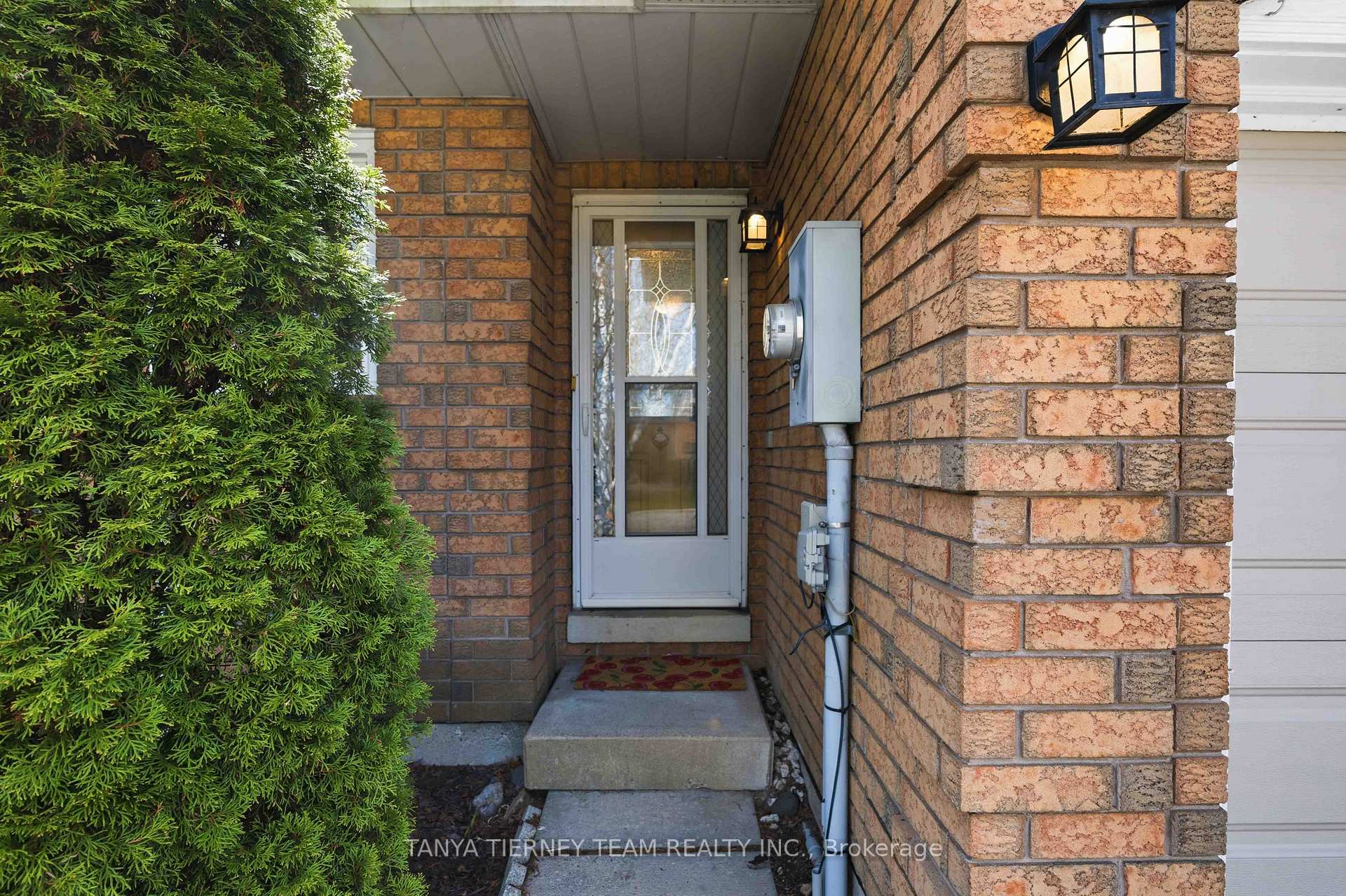 Photo 3 of 60 Pidduck Street, Clarington, Courtice — HOMEH