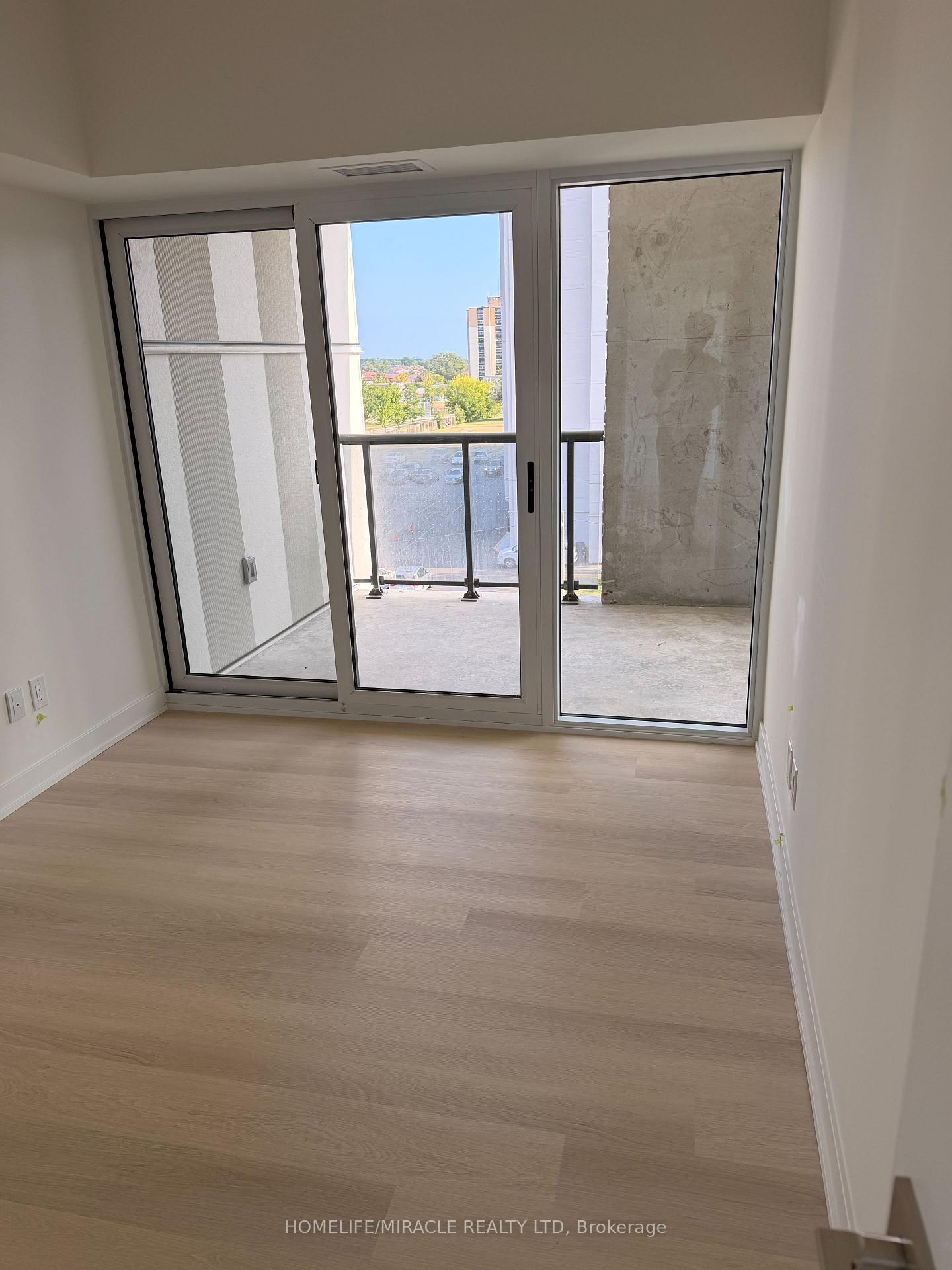 Photo 1 of Unit 404, 2825 Jane Street, North York, Glenfield-Jane Heights — HOMEH